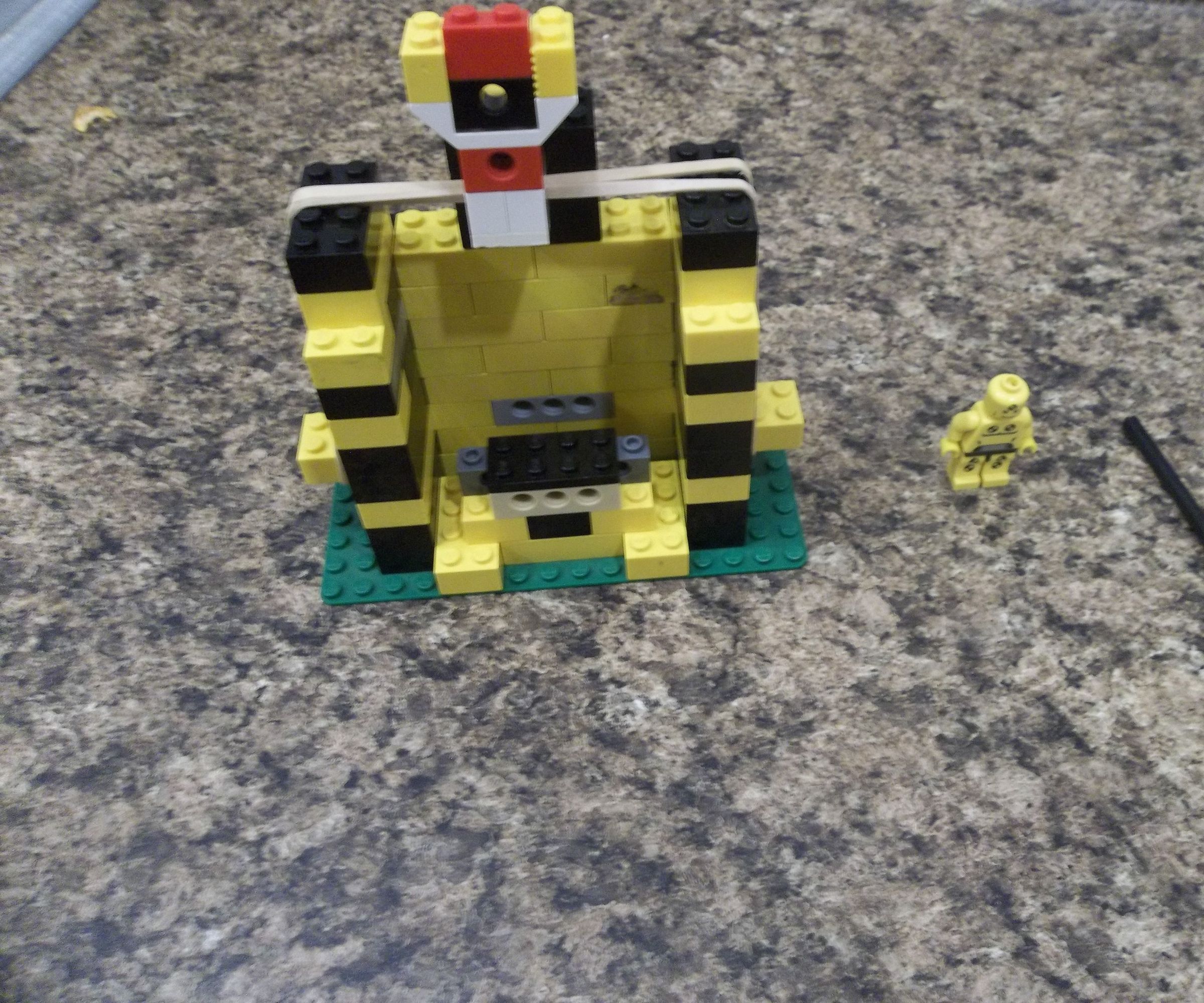 Rubber Band Lego Guy Vertical Catapult (FAST)