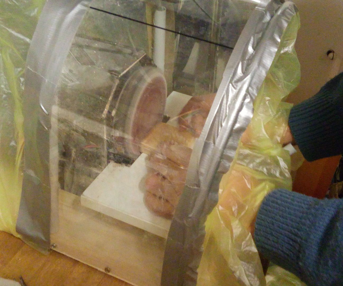 Secure Suction Chamber for Disc Sander