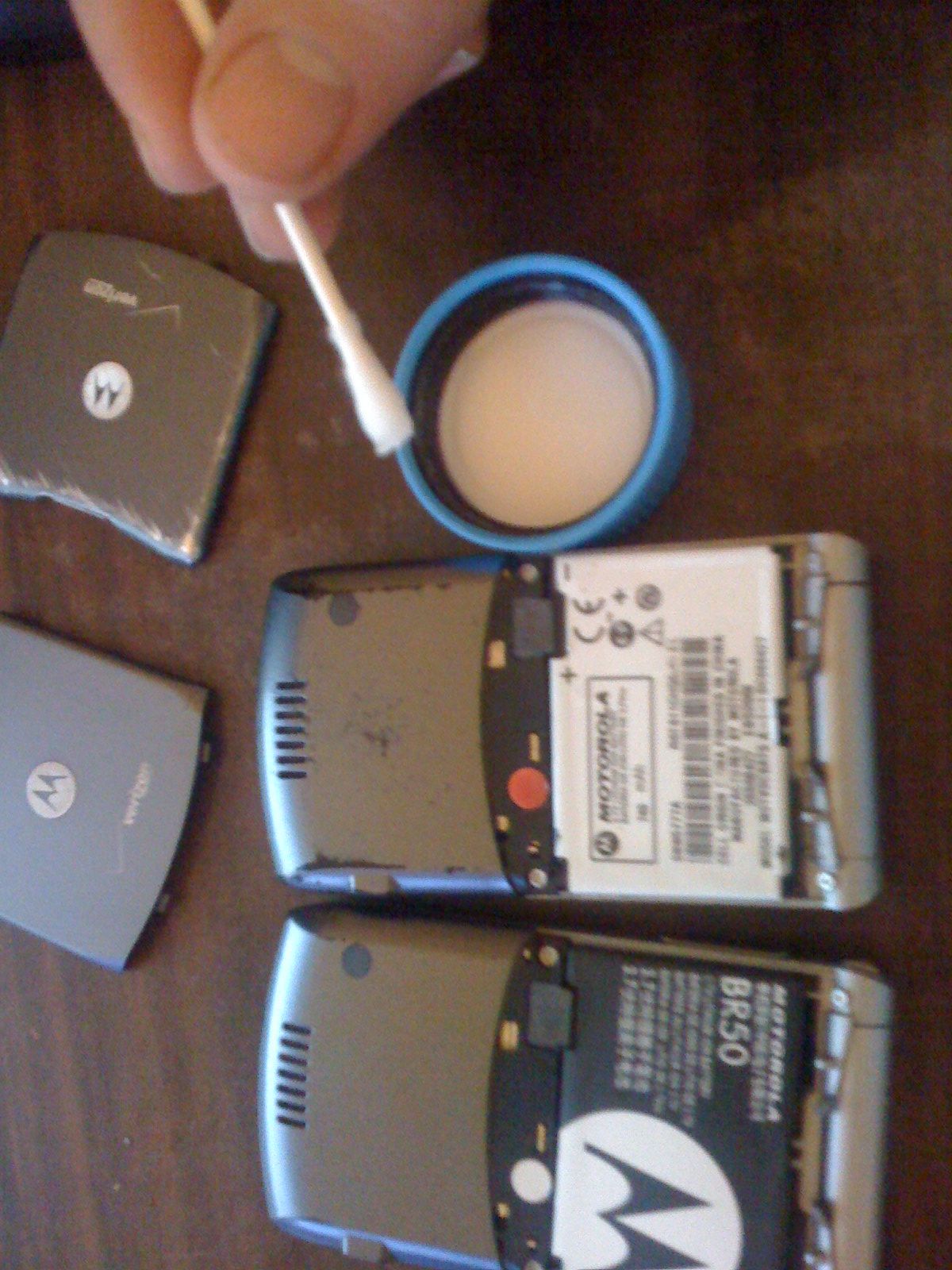 Turn Your Cell Phone's "I Got Wet" Indicator From Red Back to White