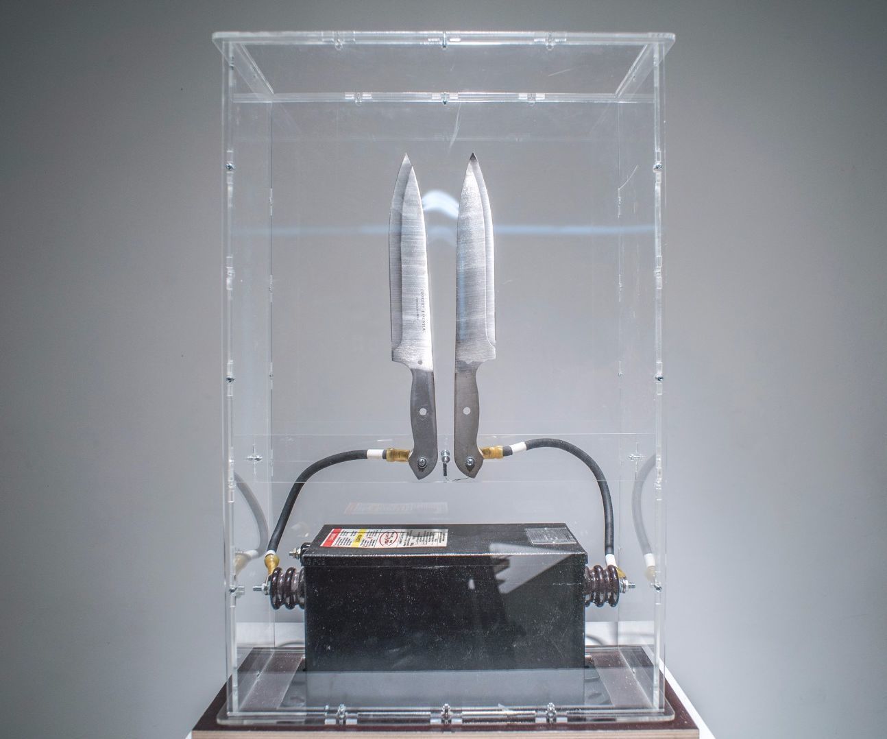 How to Build a Jacob's Ladder With Knives