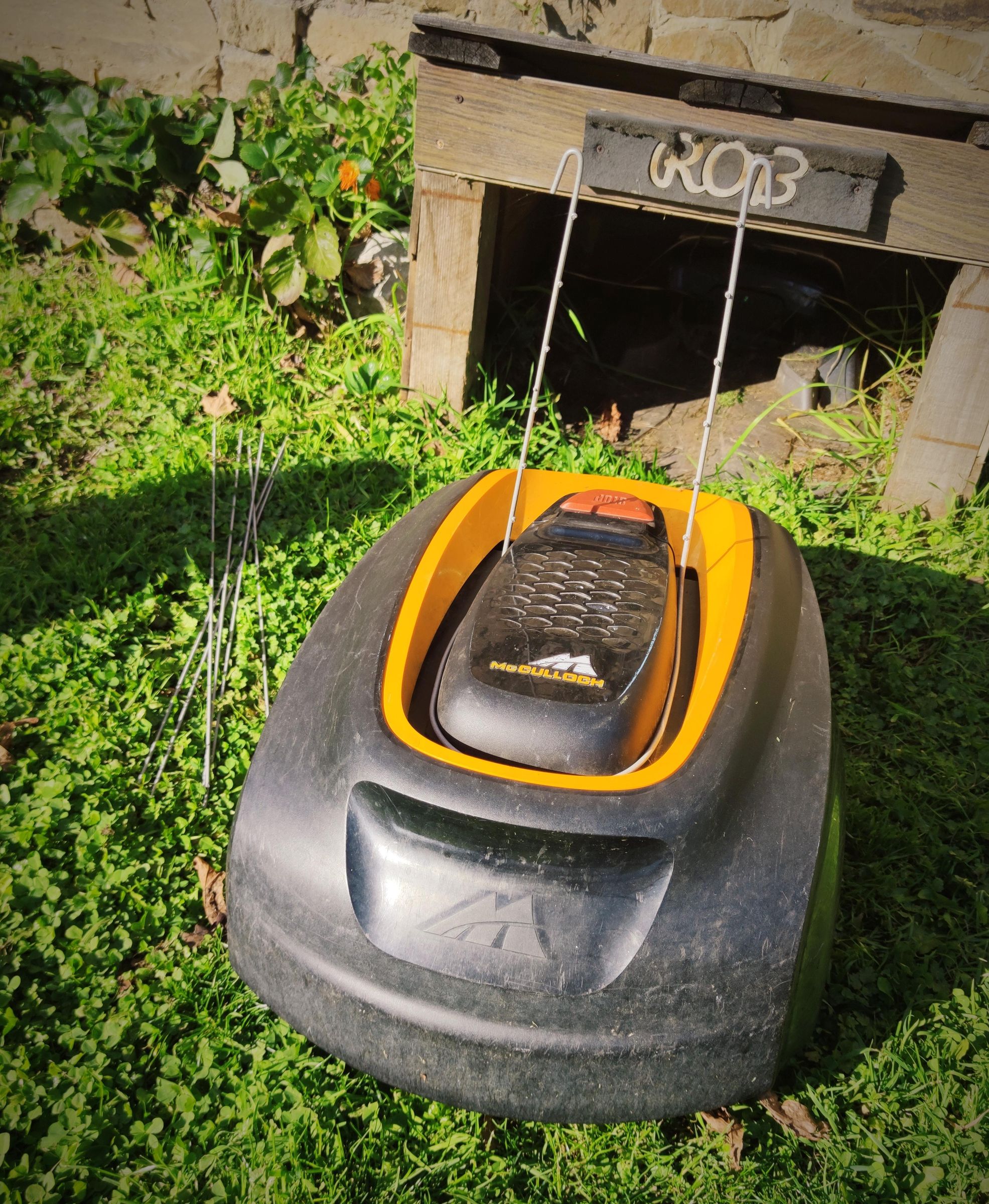 Automatic Ghost (from Robot Lawn Mower) 4 Steps Instructables