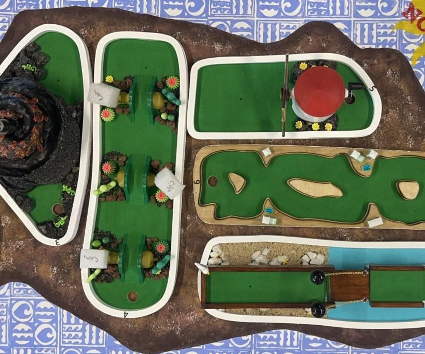 9 Hole Miniature Crazy Golf