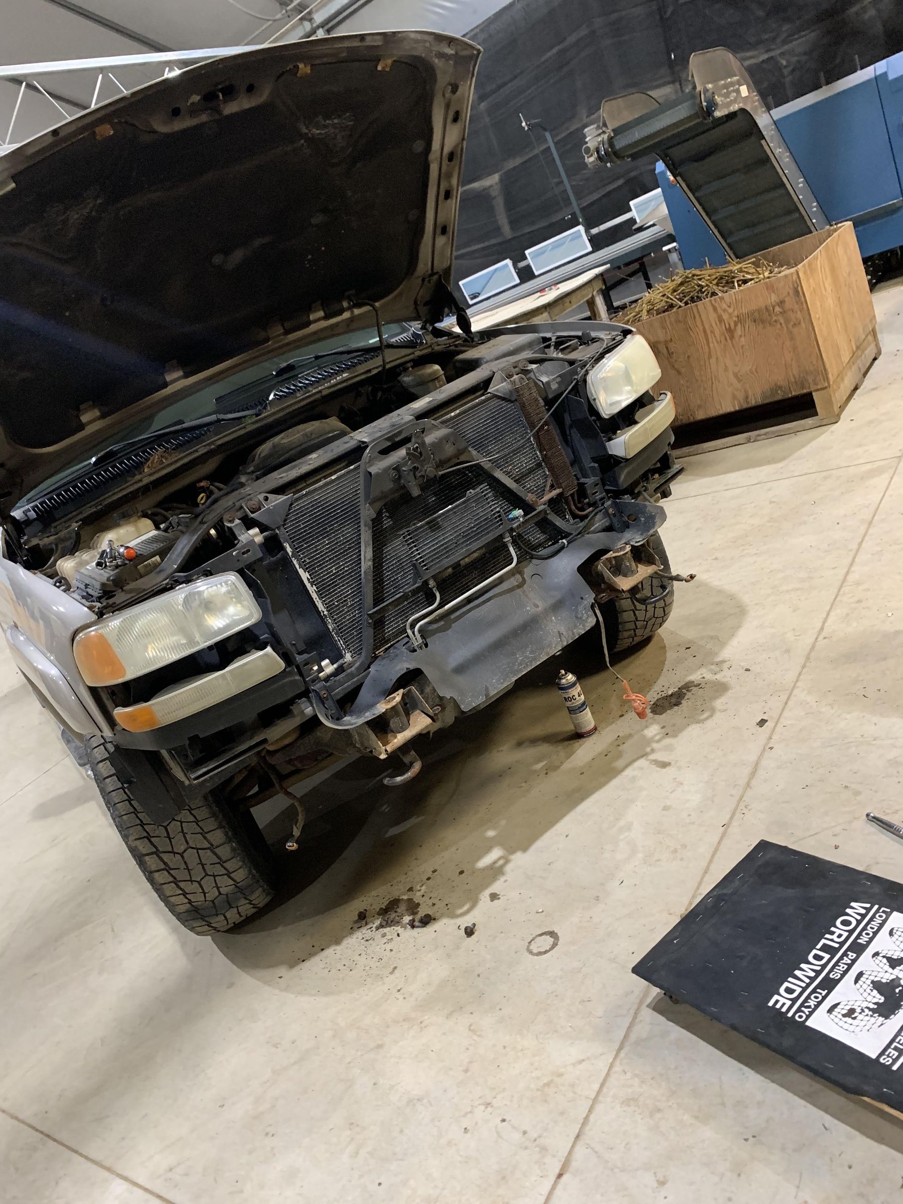 Blacked Out Chrome on 2004 GMC : 6 Steps - Instructables