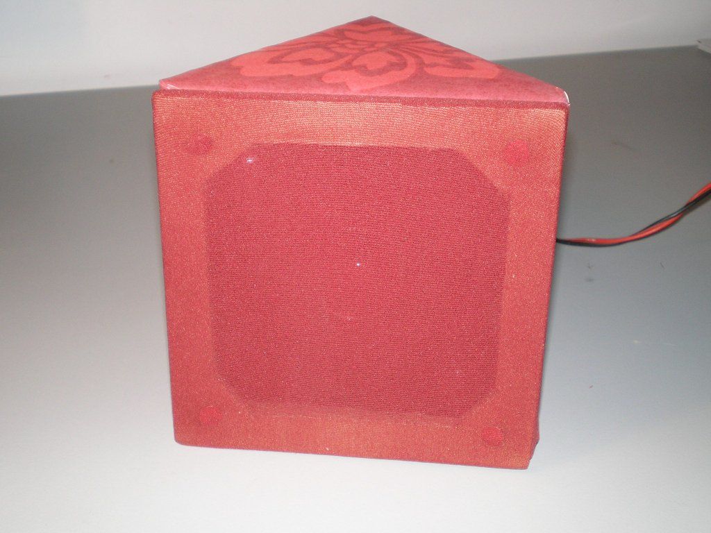 Fabric-protected Cardboard Speaker