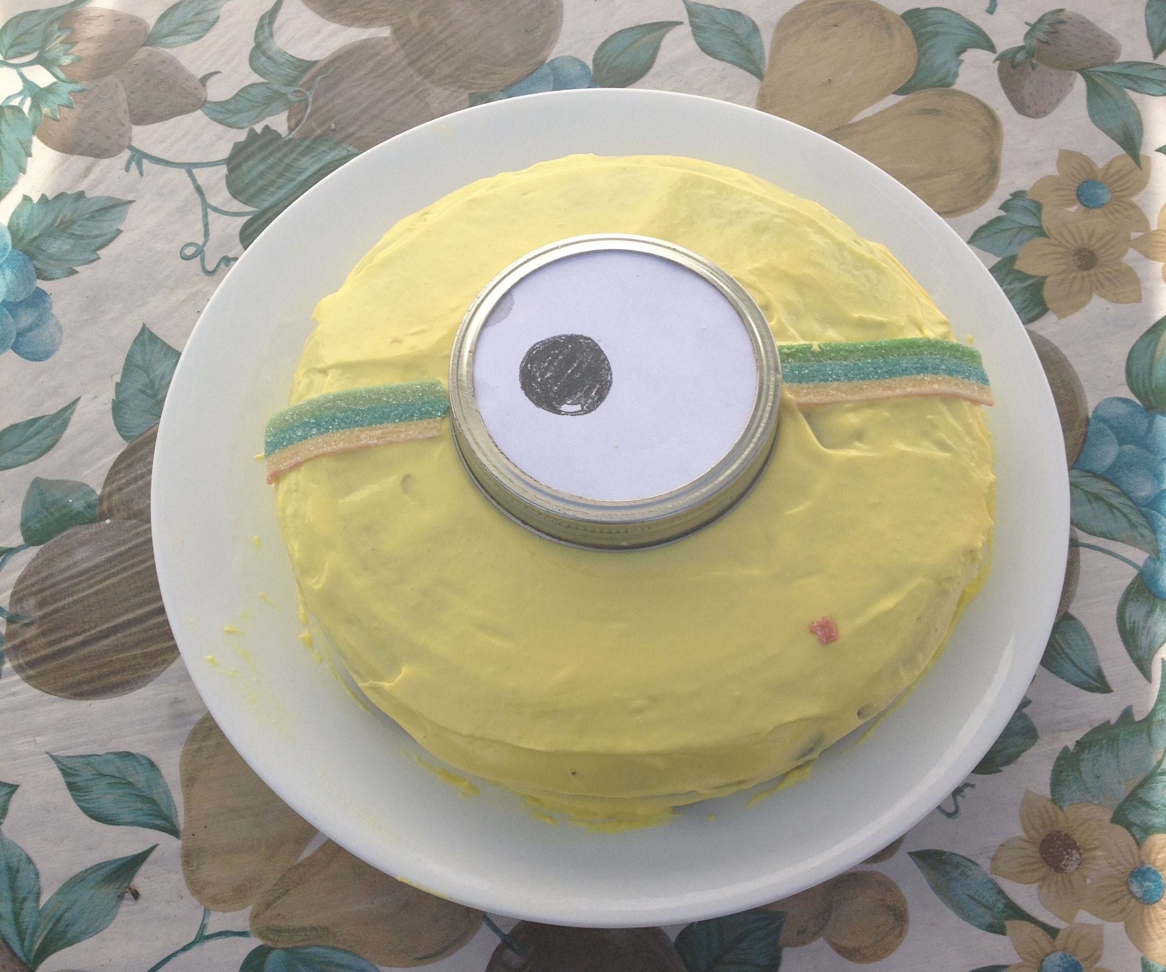 Minion Cake