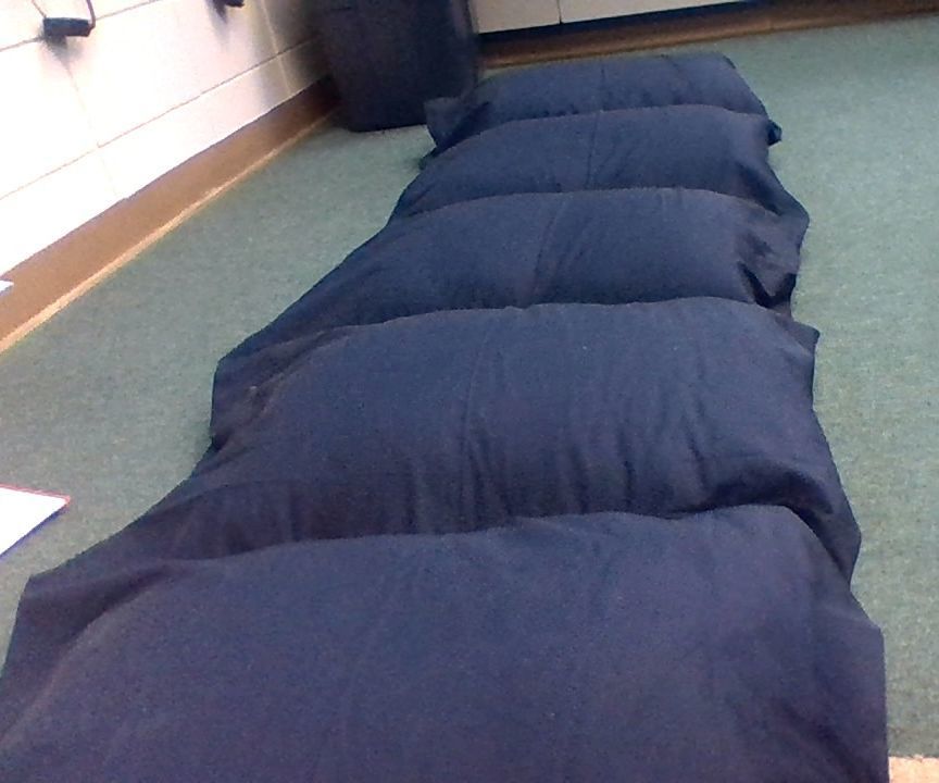 Easy Pillow Bed