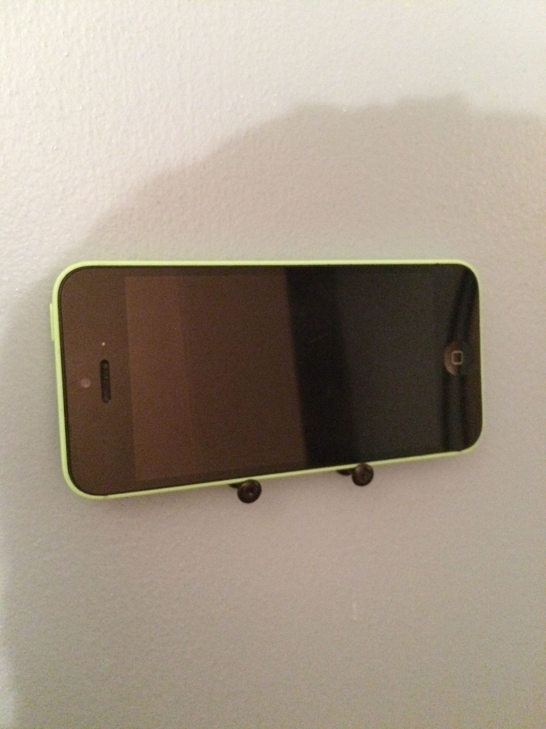 Simple Smart Phone Wall Mount