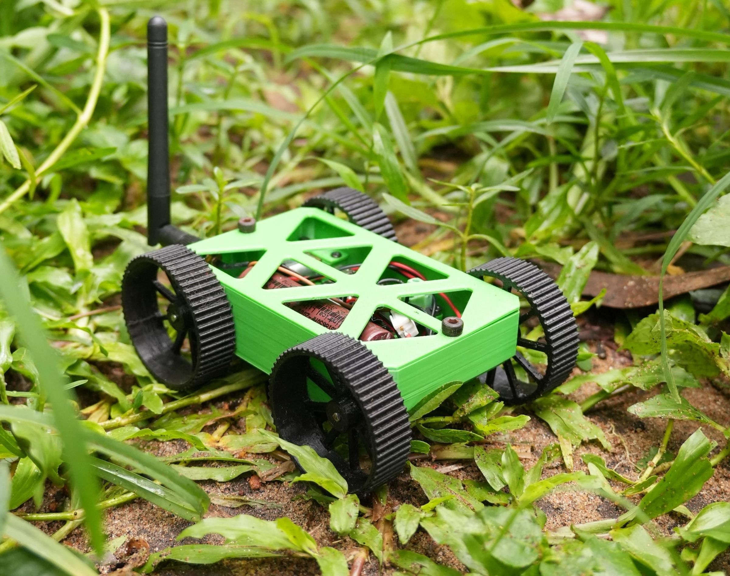 ESP32-Powered 4x4 RC Rover Fully 3D Printed and Wi-Fi Controlled