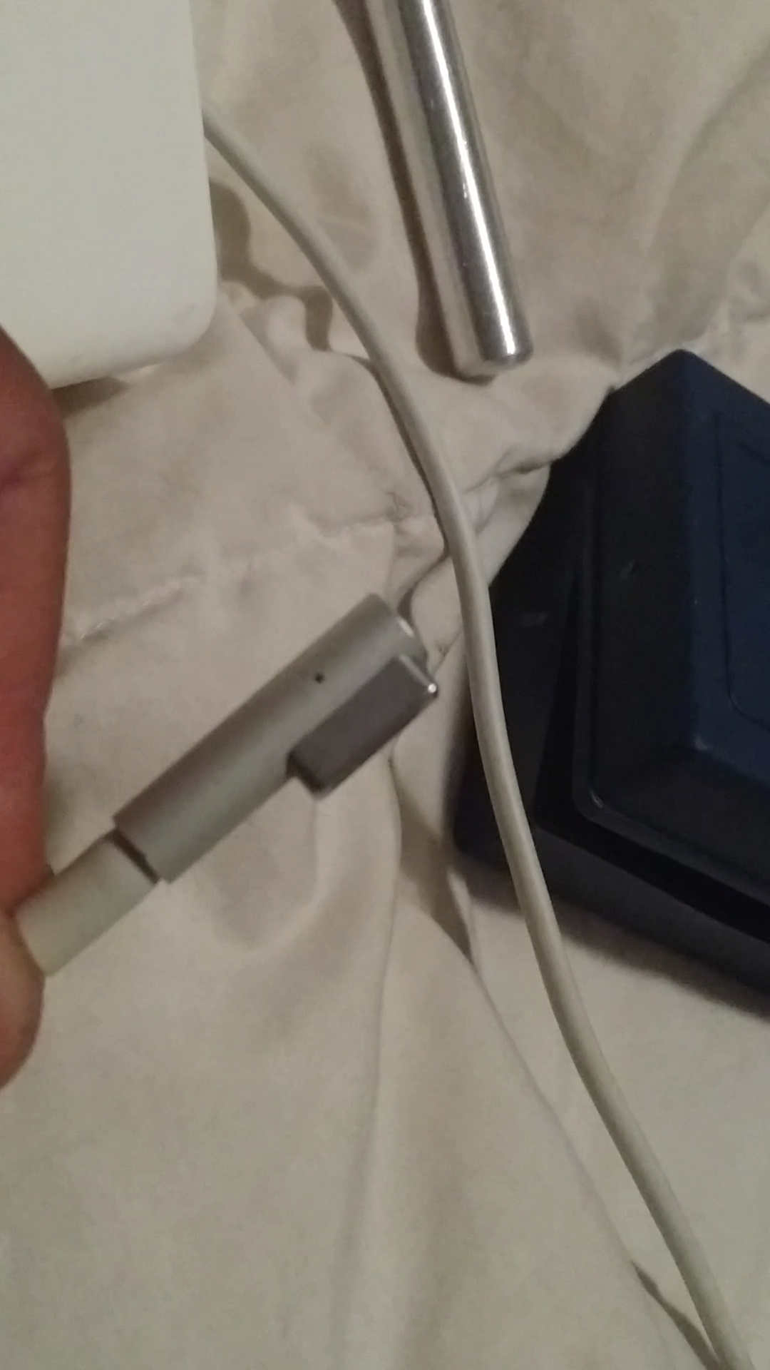 How to Repair MagSafe2 Charger for Apple MacBook Pro 4 Steps