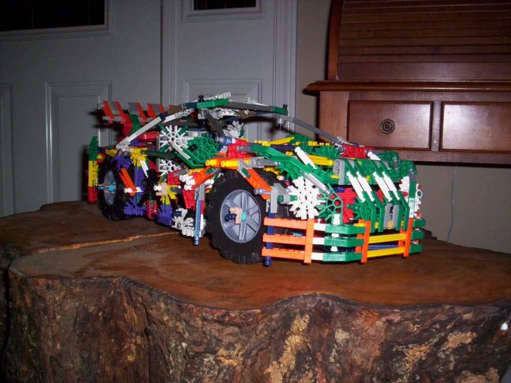 K'nex Nissan 350z, by Bannana Inventor.