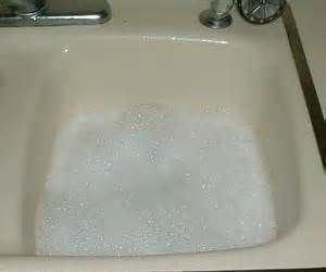How to Get Rid of Suds in the Tub or Sink