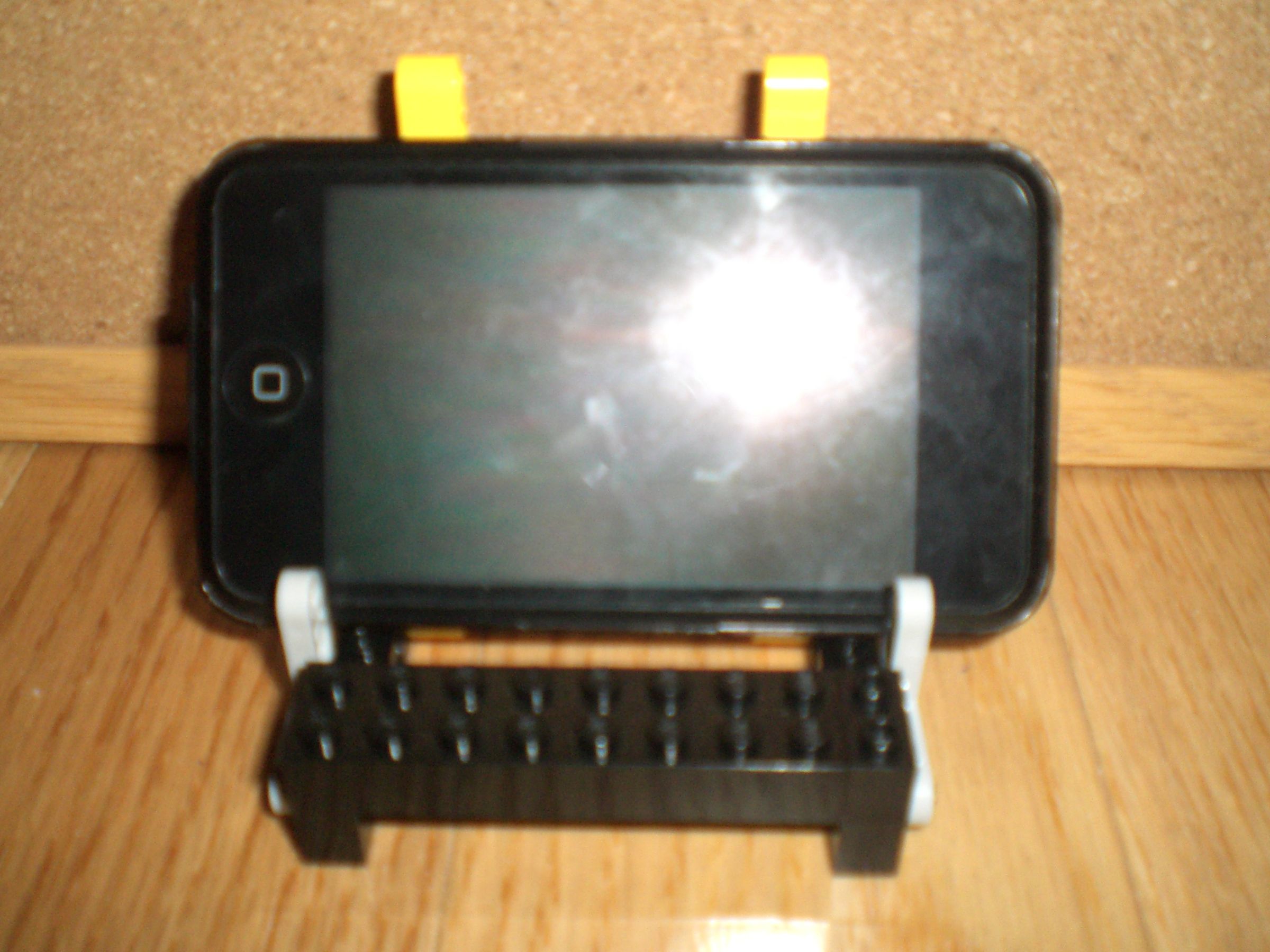 Create an IPod Touch/iPhone Stand From LEGOs! (Vertical and Horizontal)