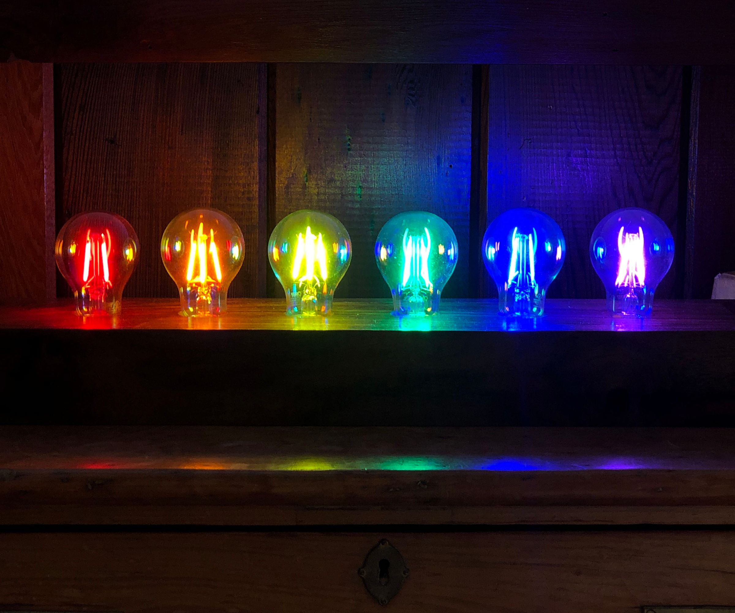 Polychrome LED Filament Lamp