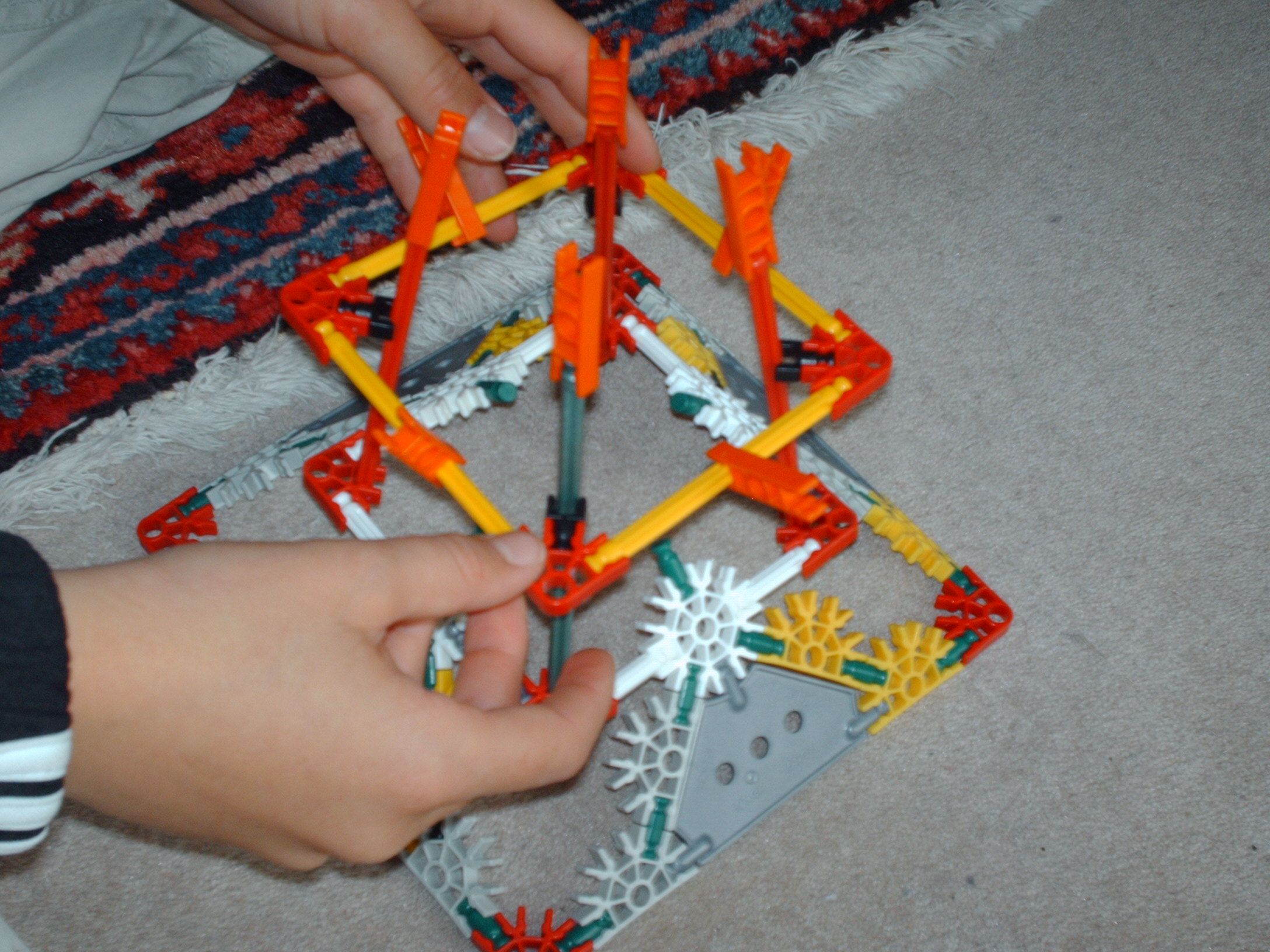 Knex Basket/Funnel 4 Steps Instructables