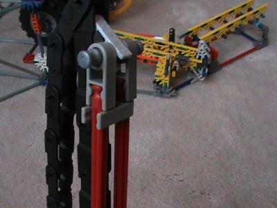 Attaching the Bottom Chain