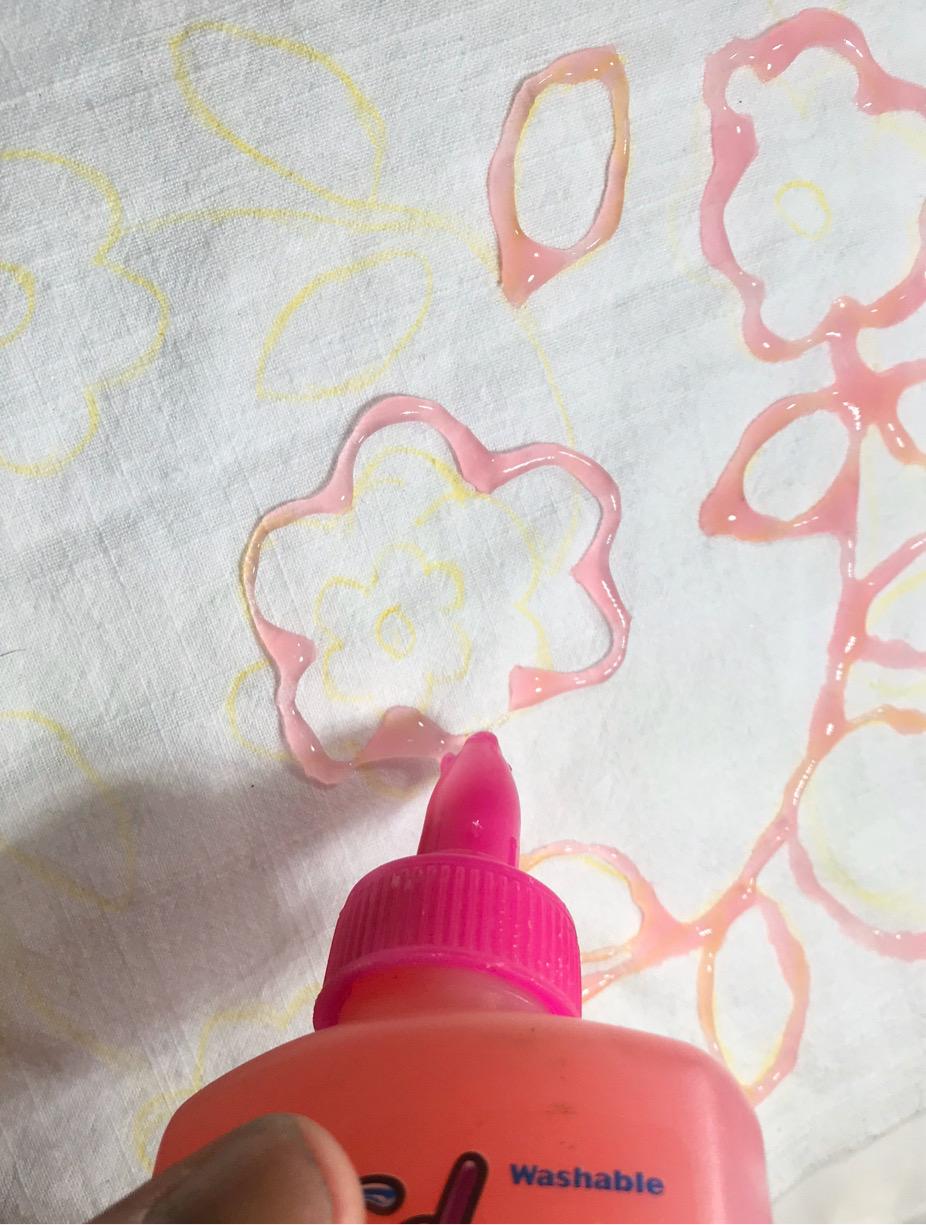 Trace Design With Gel Glue