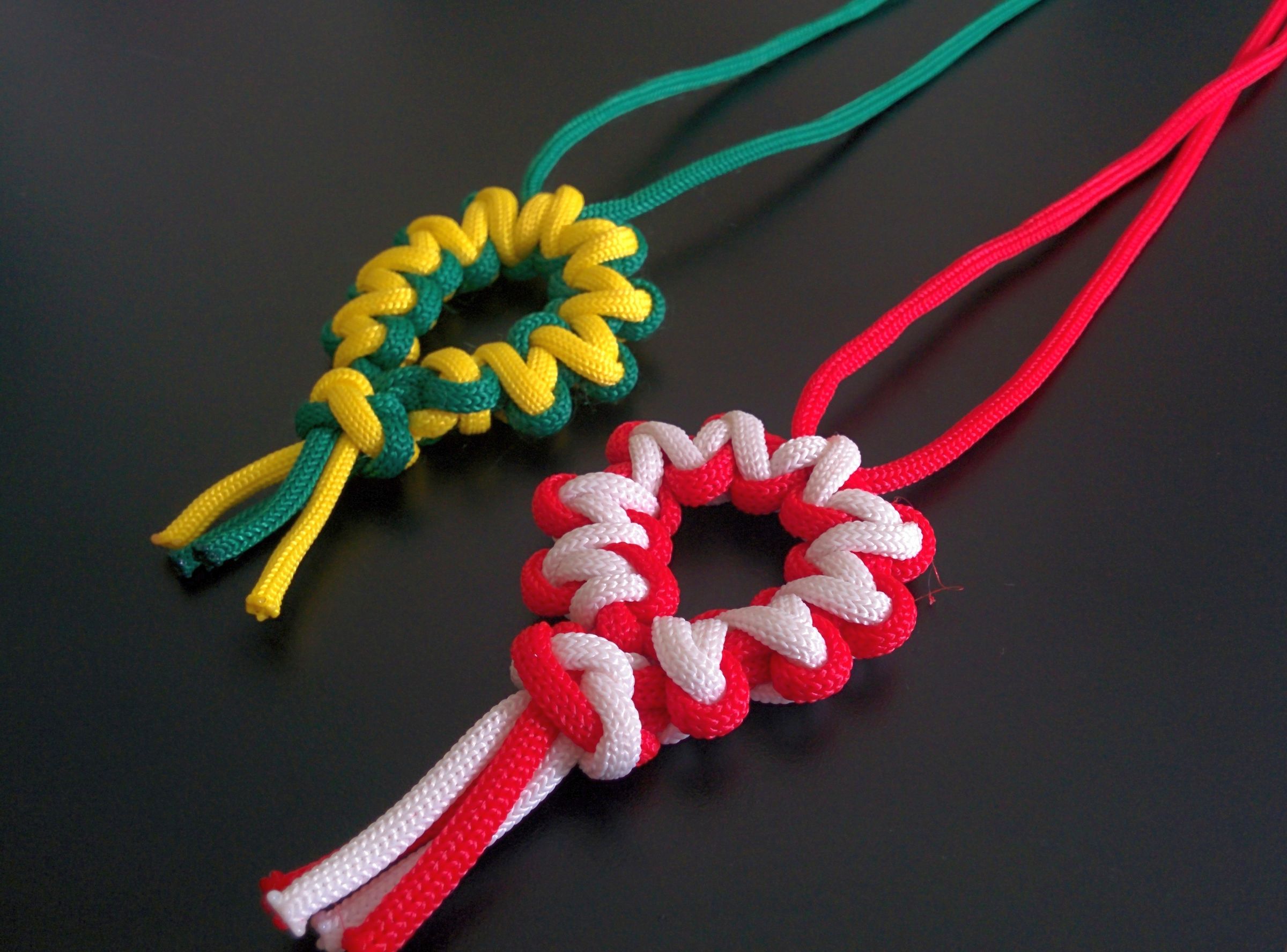 Paracord Desert Flower Medallion