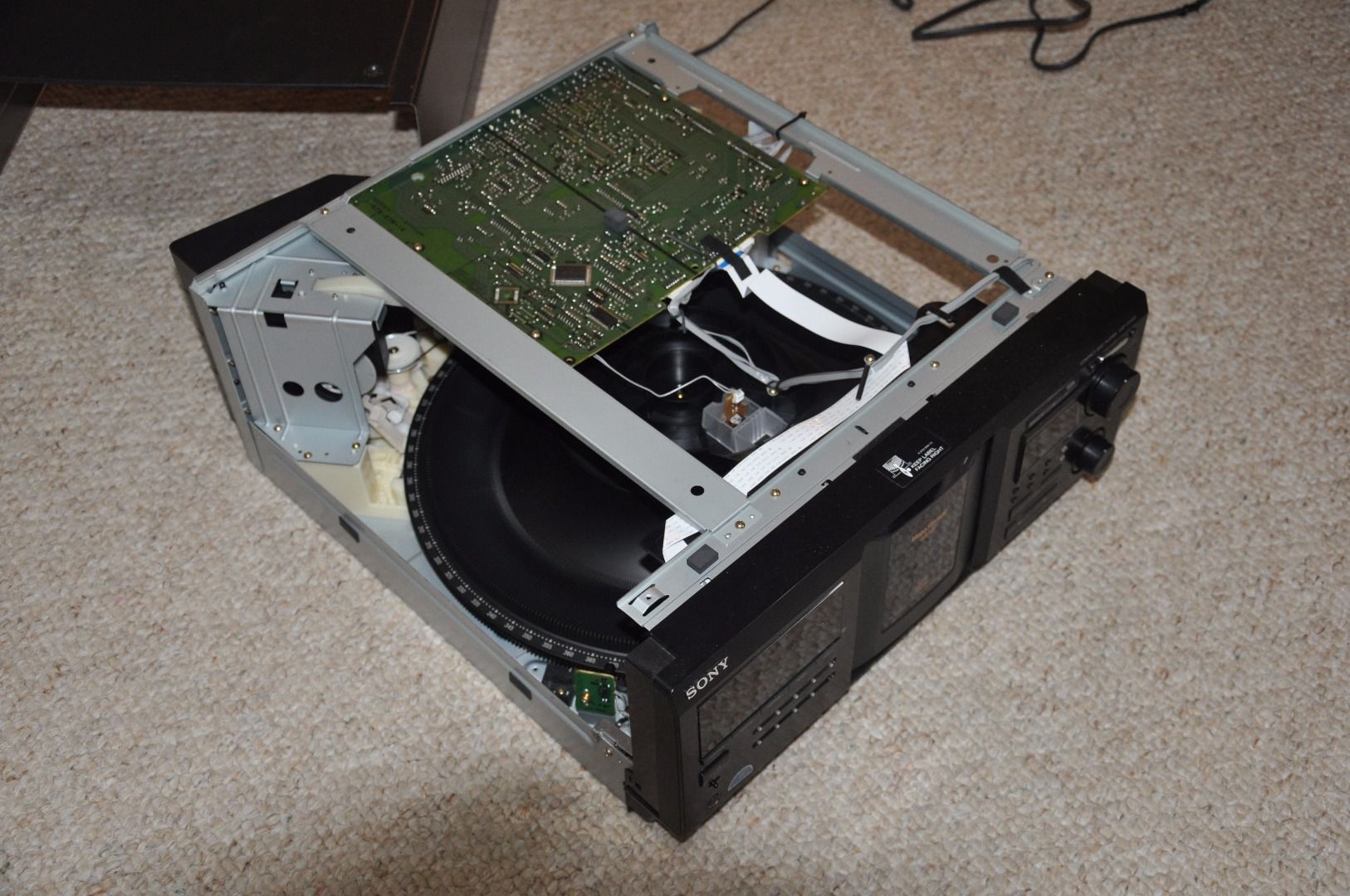 Fix "Table Error" on Sony CD Changer 3 Steps Instructables