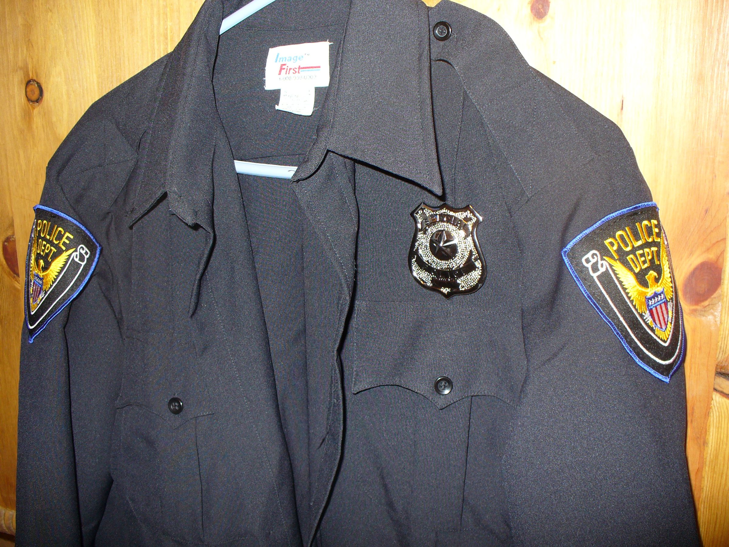 Police Uniform : 3 Steps