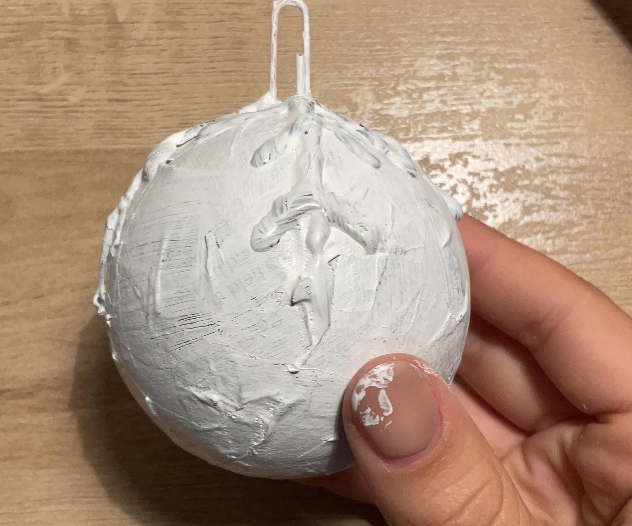 How to Make a Christmas Bauble Using Papier Mache : 12 Steps - Instructables, image size:2100x1748