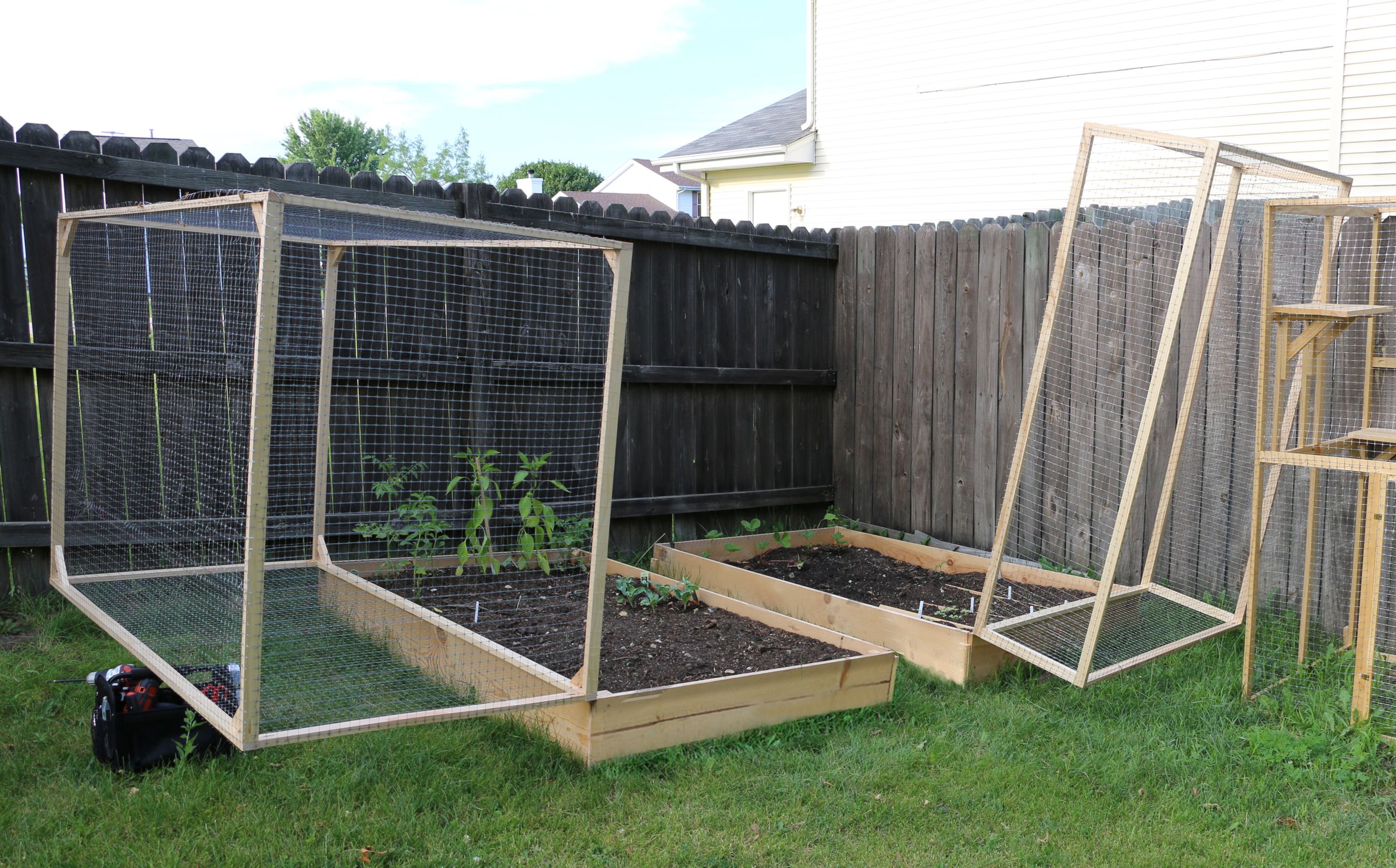 How to Make a Raised Garden Bed Cover With Hinges 5 Steps (with