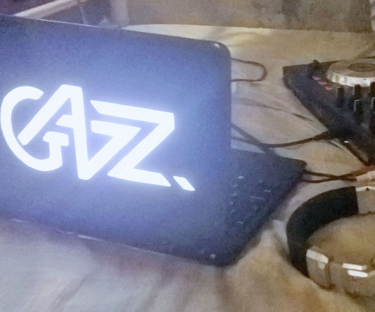 Laptop lid mod V2