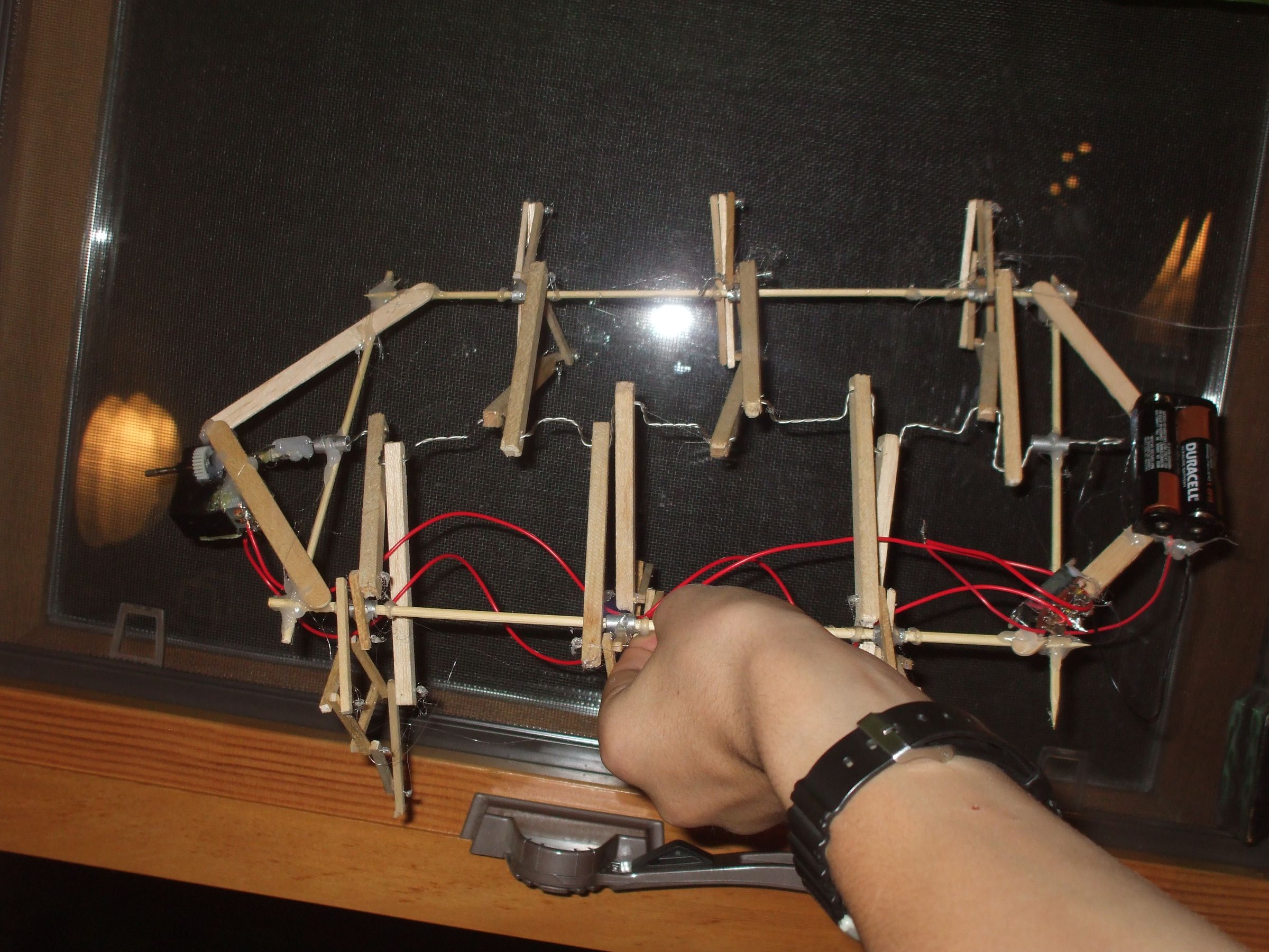 Battery powered theo jansen machine