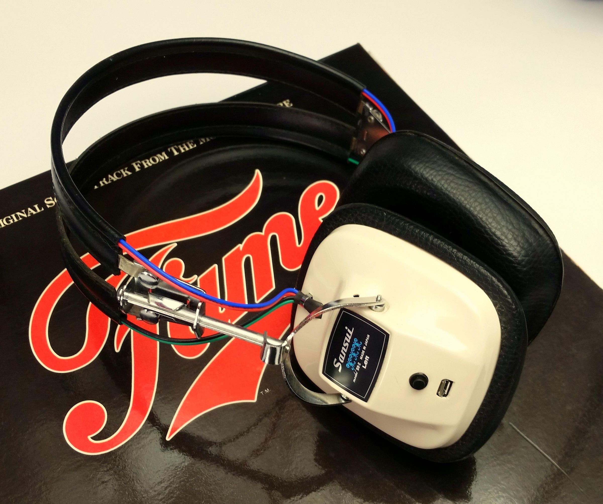 Make Your Own Wireless Bluetooth Vintage Headphones! : 9 Steps