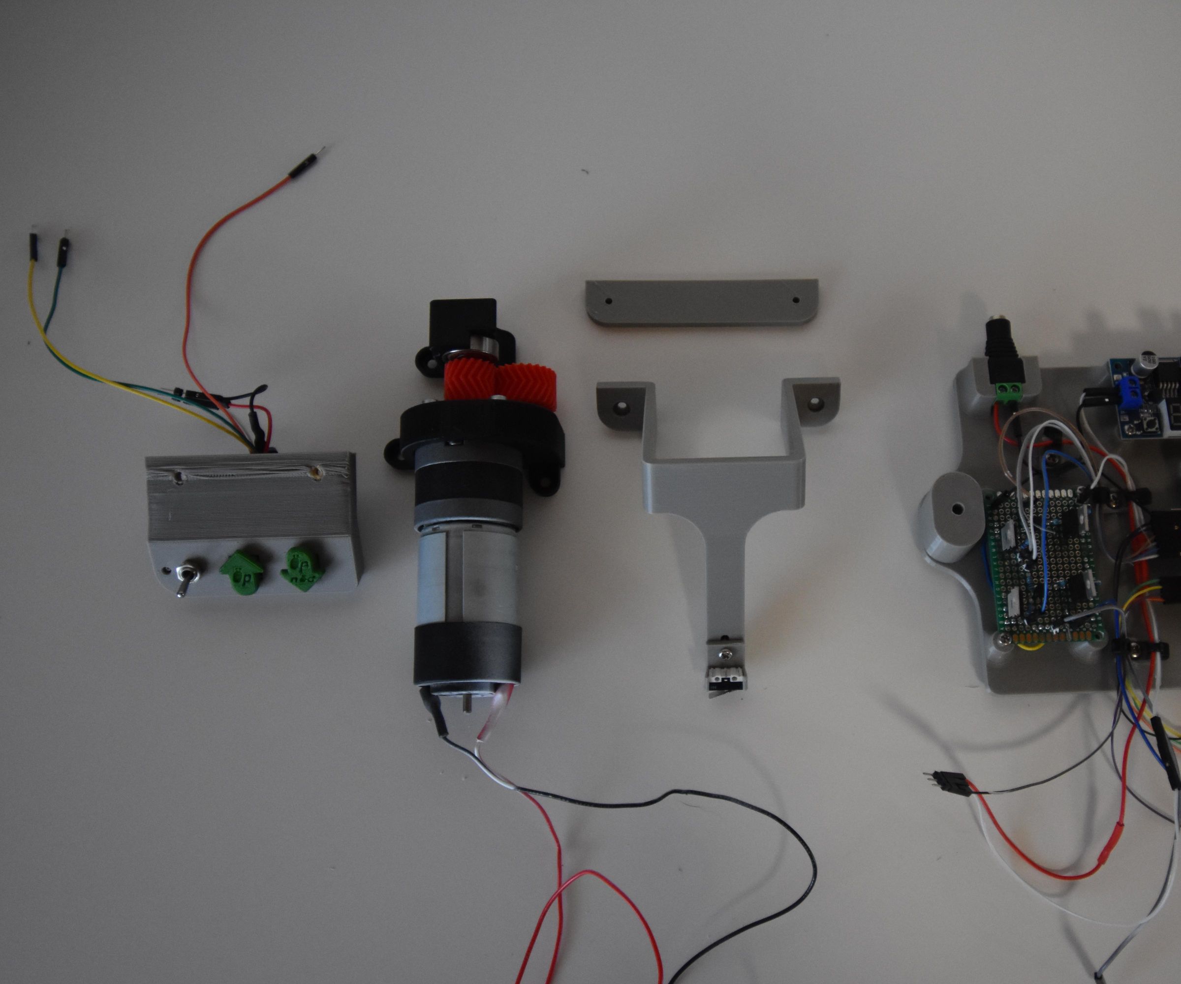 Automate an Office Standing Desk With an Arduino and a Mosfet H-bridge