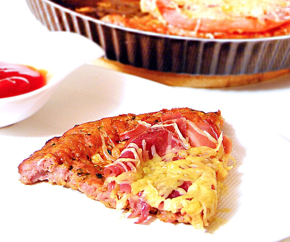 Low-Carb Pizza With Prosciutto and Cheese Topping.