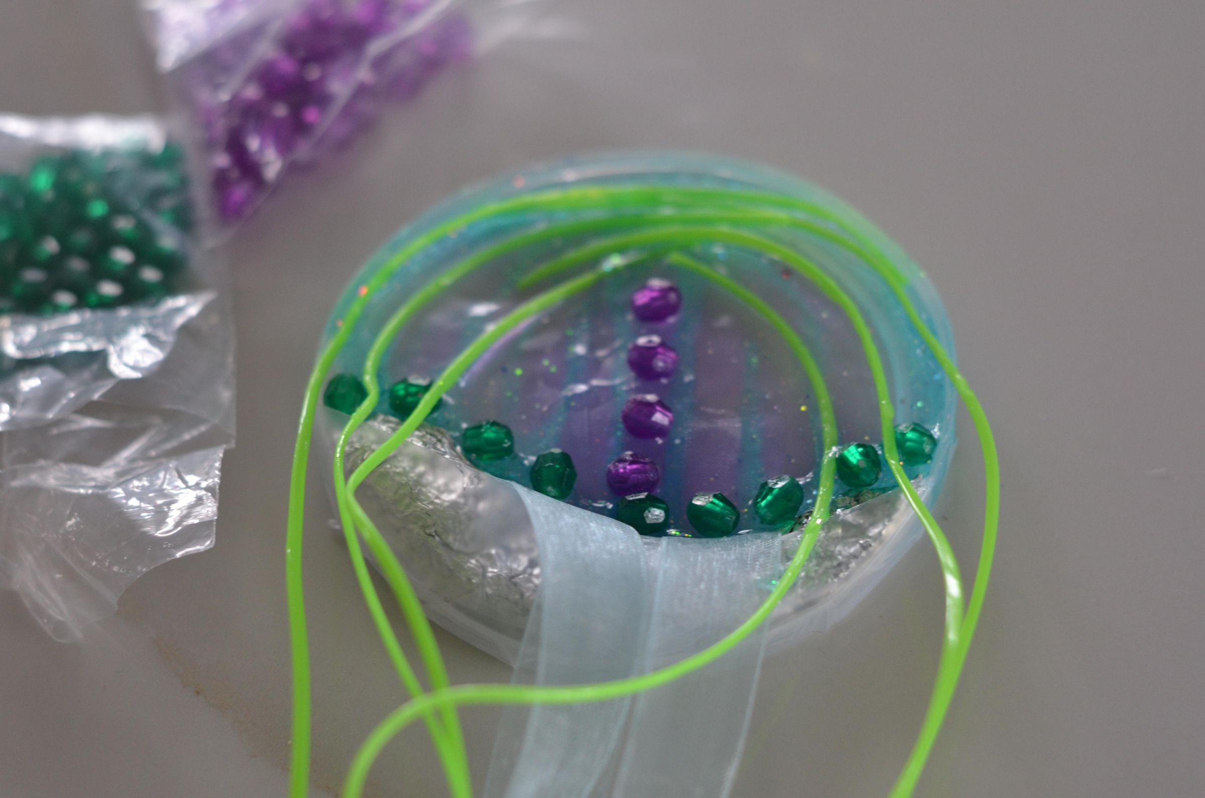 Glitter Glue Jellyfish Suncatchers 9 Steps (with Pictures