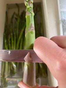 Cleaning Asparagus 