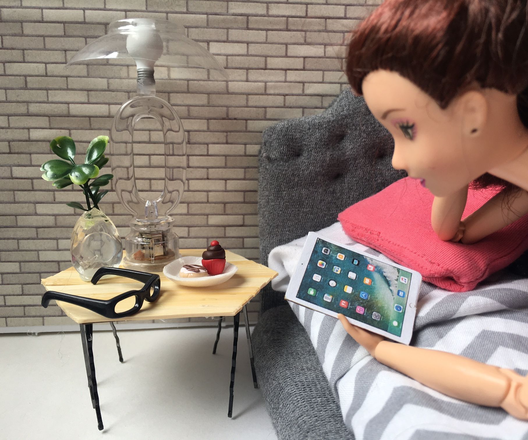 Barbie's Side Table