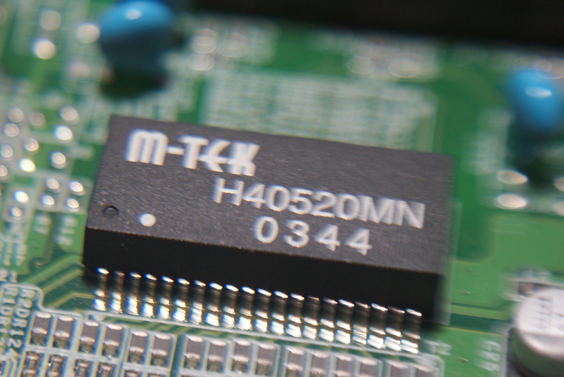 Take "macro" Pictures Without Macro-optics