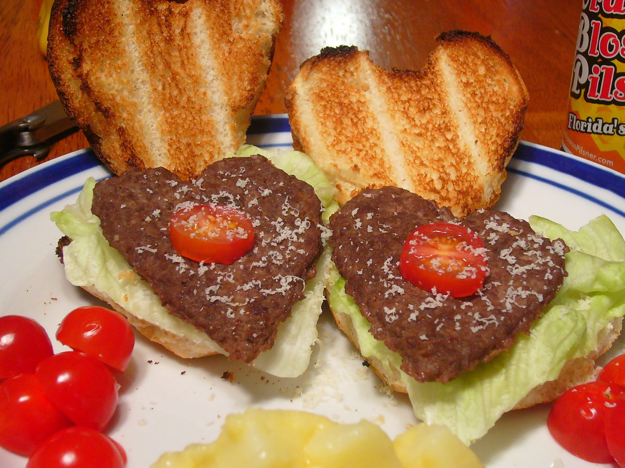 [Collegiate Meals] I Love You (Virus) Burgers