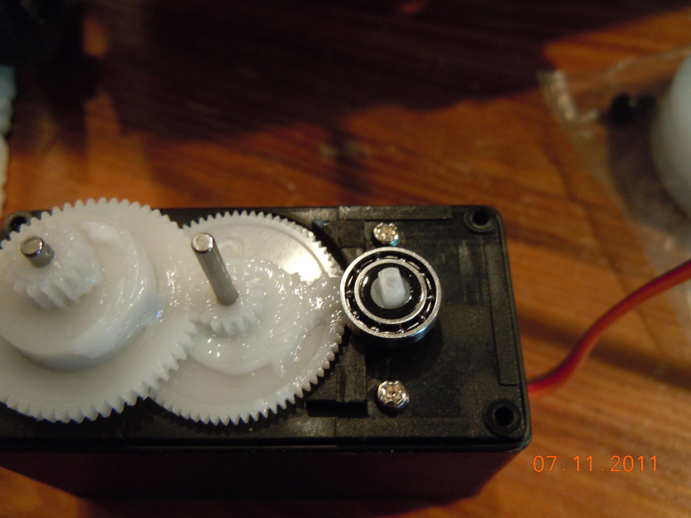 4 Servo Drive CellBot Which Can Be Remotely Controlled. 9 Steps