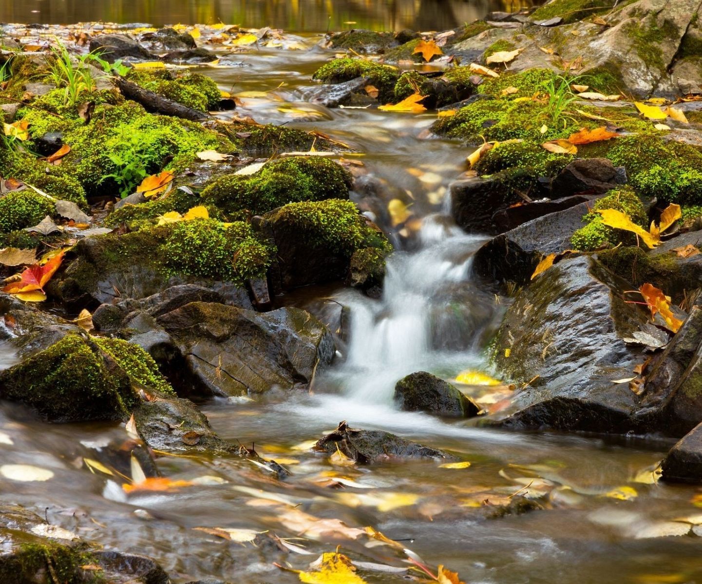 An Experimental Study of Electricity Generation Using a Horizontal Spiral Turbine 