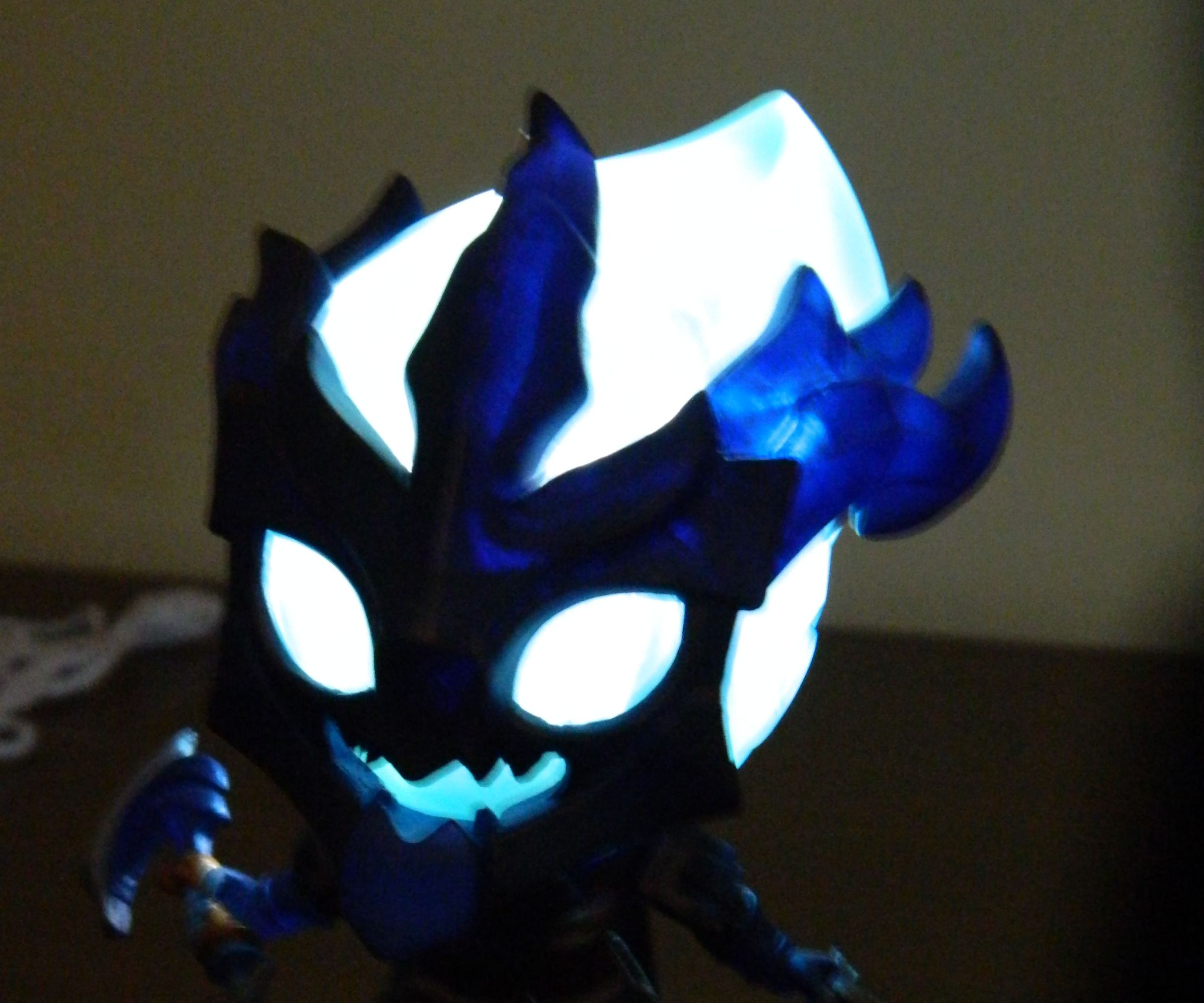 Light Up Championship Thresh Figure With Fire-like Led Light