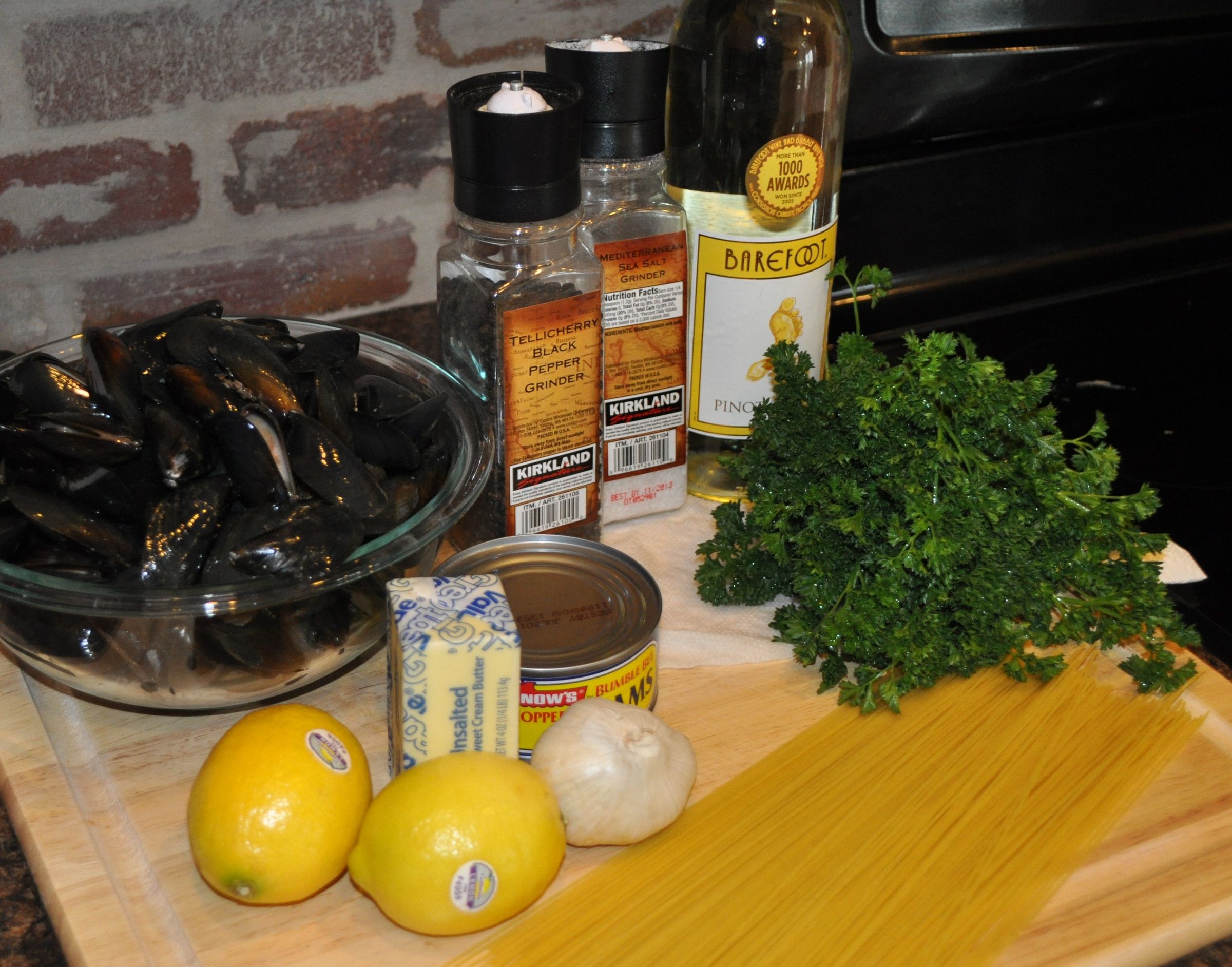 Mariners Mussels (Clams, Mussles & Angel Hair) 5 Steps (with Pictures