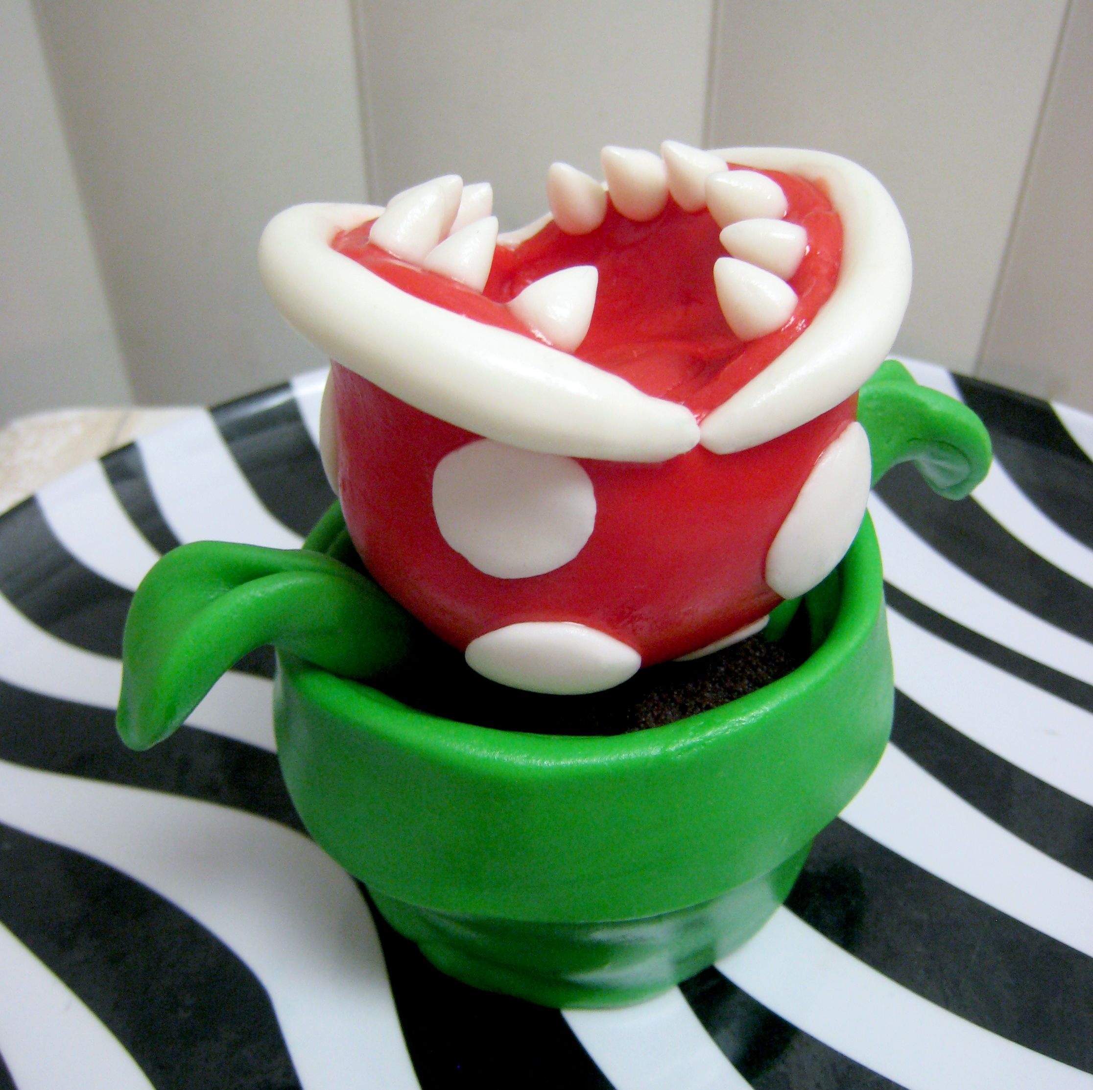 (Mario Bros) Piranha Plant Cupcake