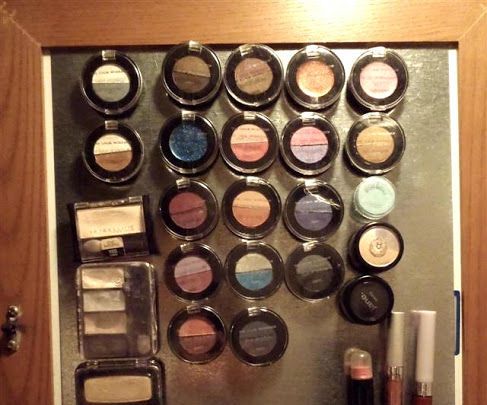 Easy Magnetic Makeup Board