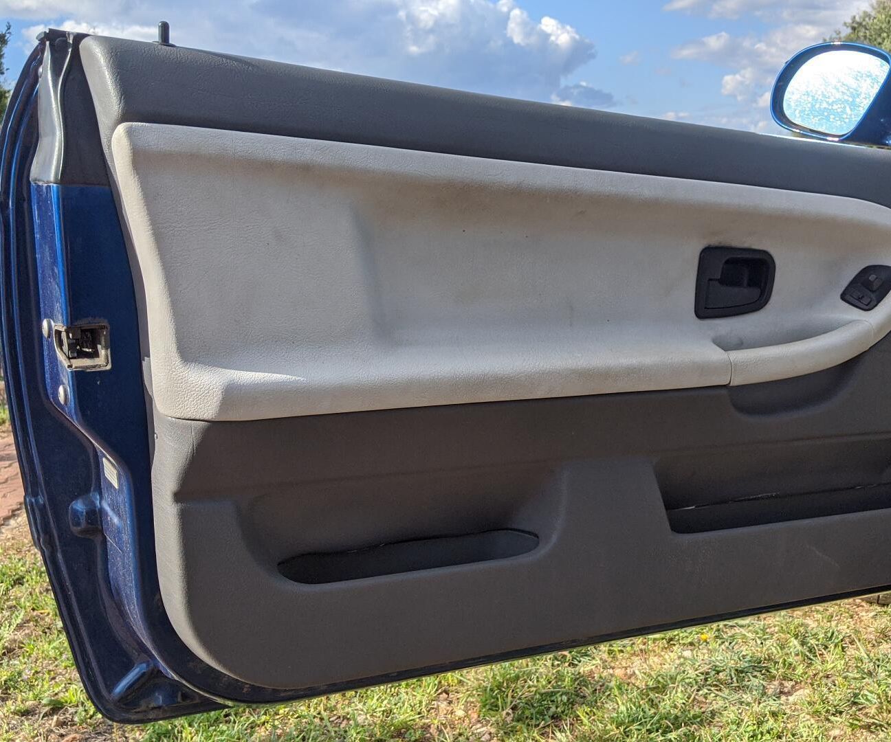 BMW E36 Door Repair : 7 Steps - Instructables