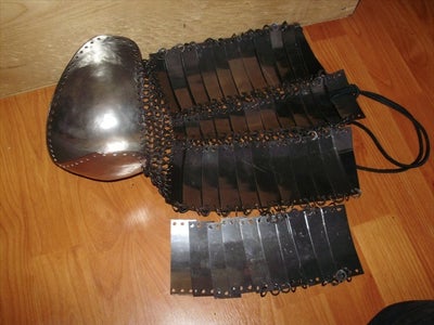 Maille and Plate Leg Armour