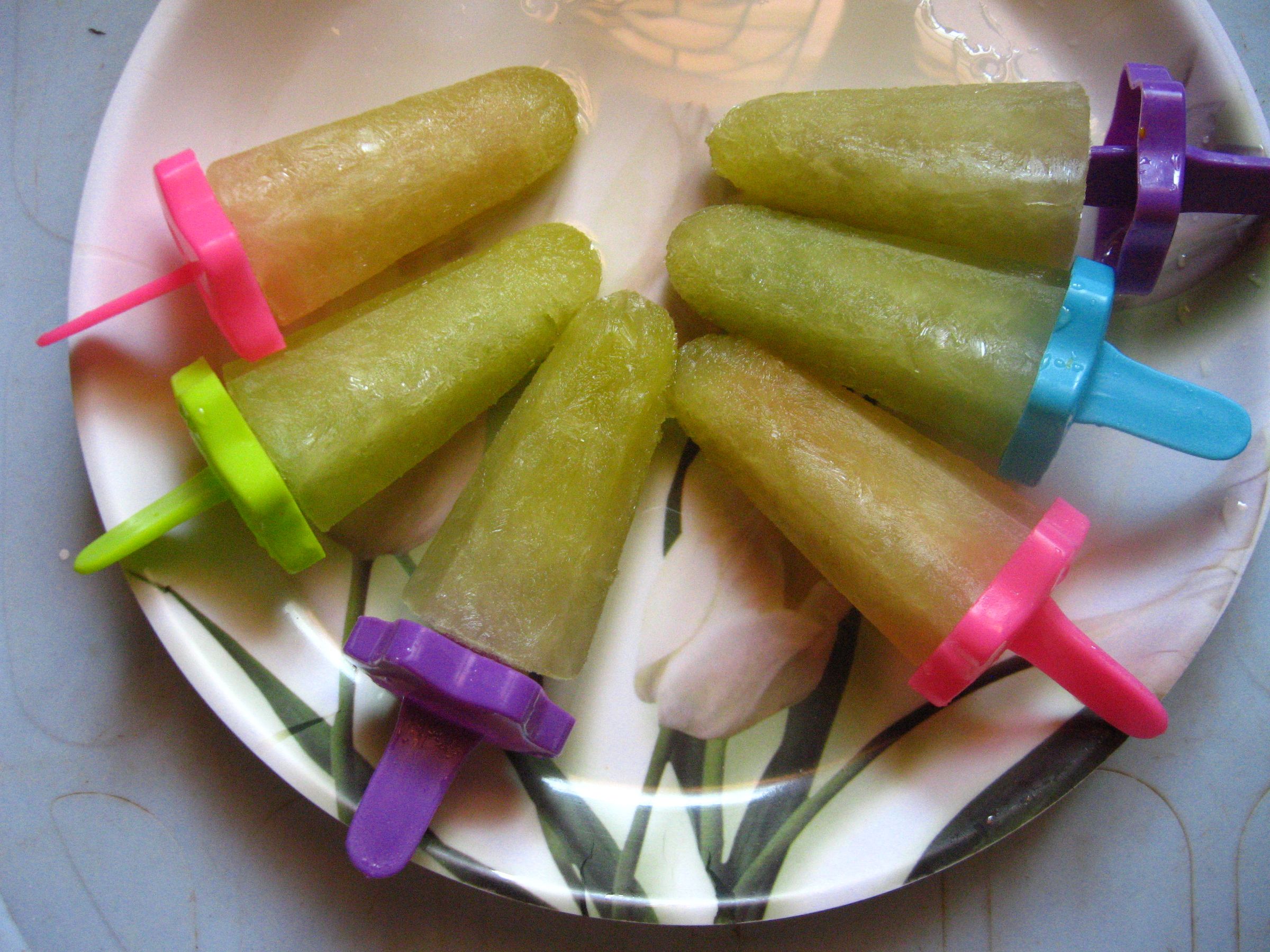 Beat the Heat With Super Delicious Lemon Ice Popsicles 6 Steps (with