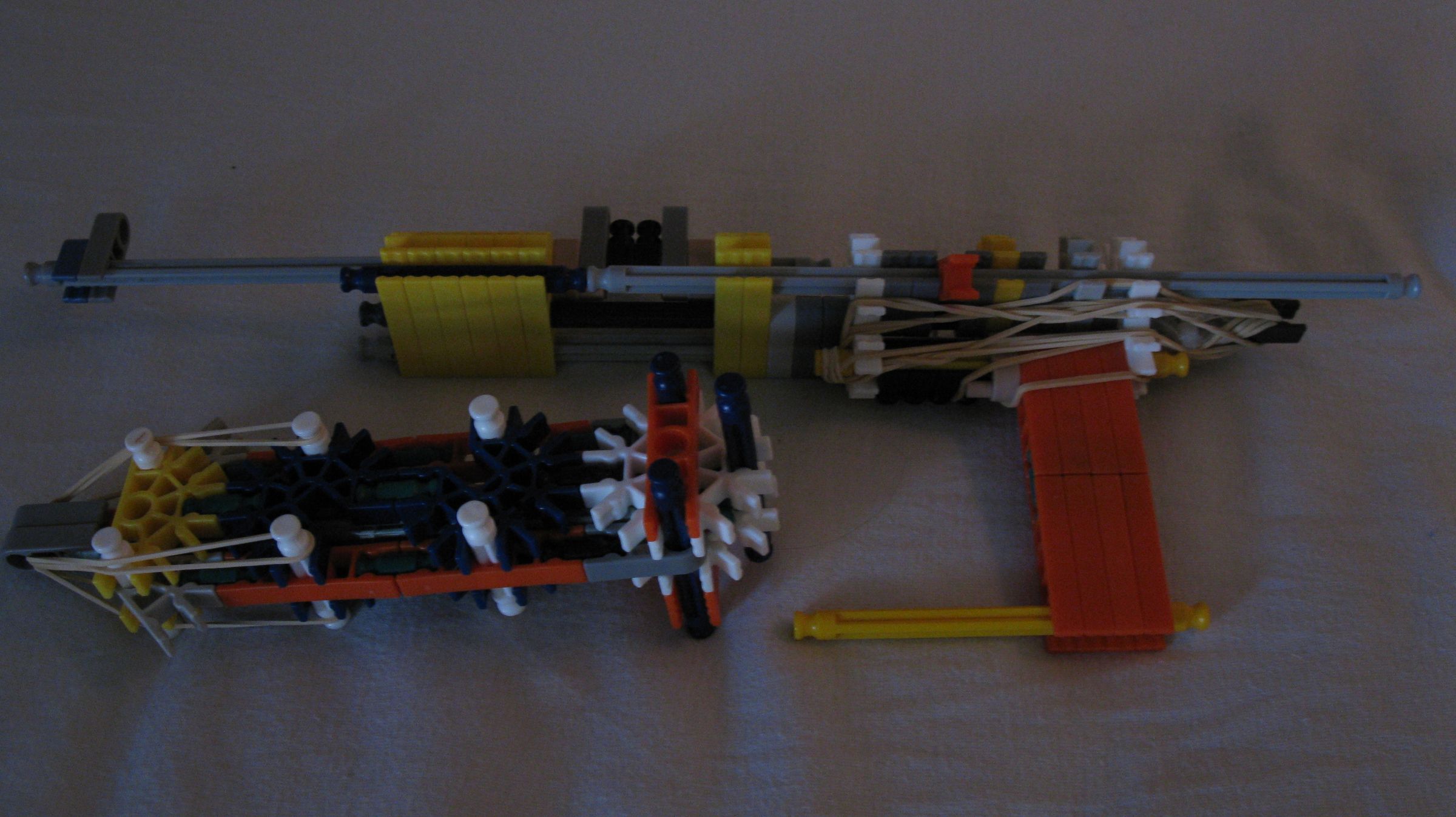 Reloadable Kne'x Pistol