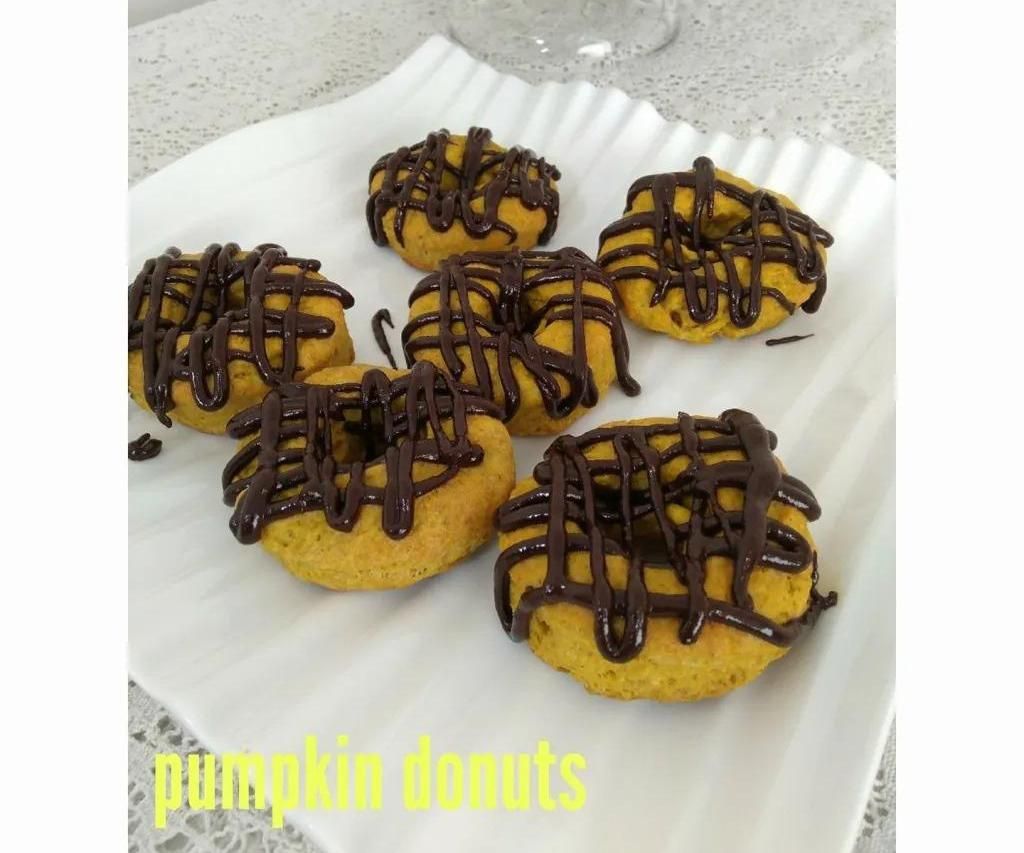 Oven-Baked Vegan Pumpkin Donuts
