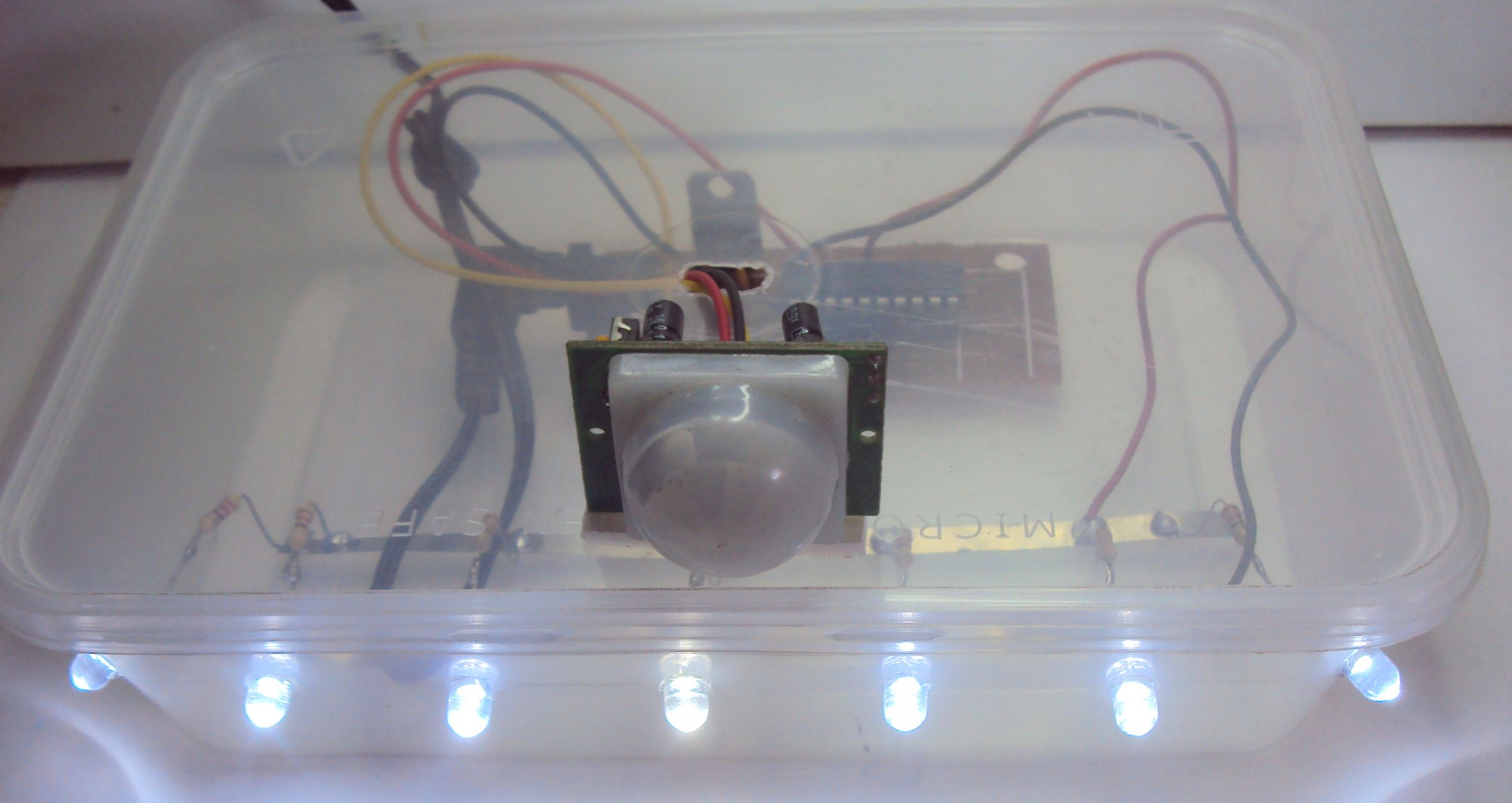 Motion Sensing Micro-Processor Controled Night Light : 7 Steps ...