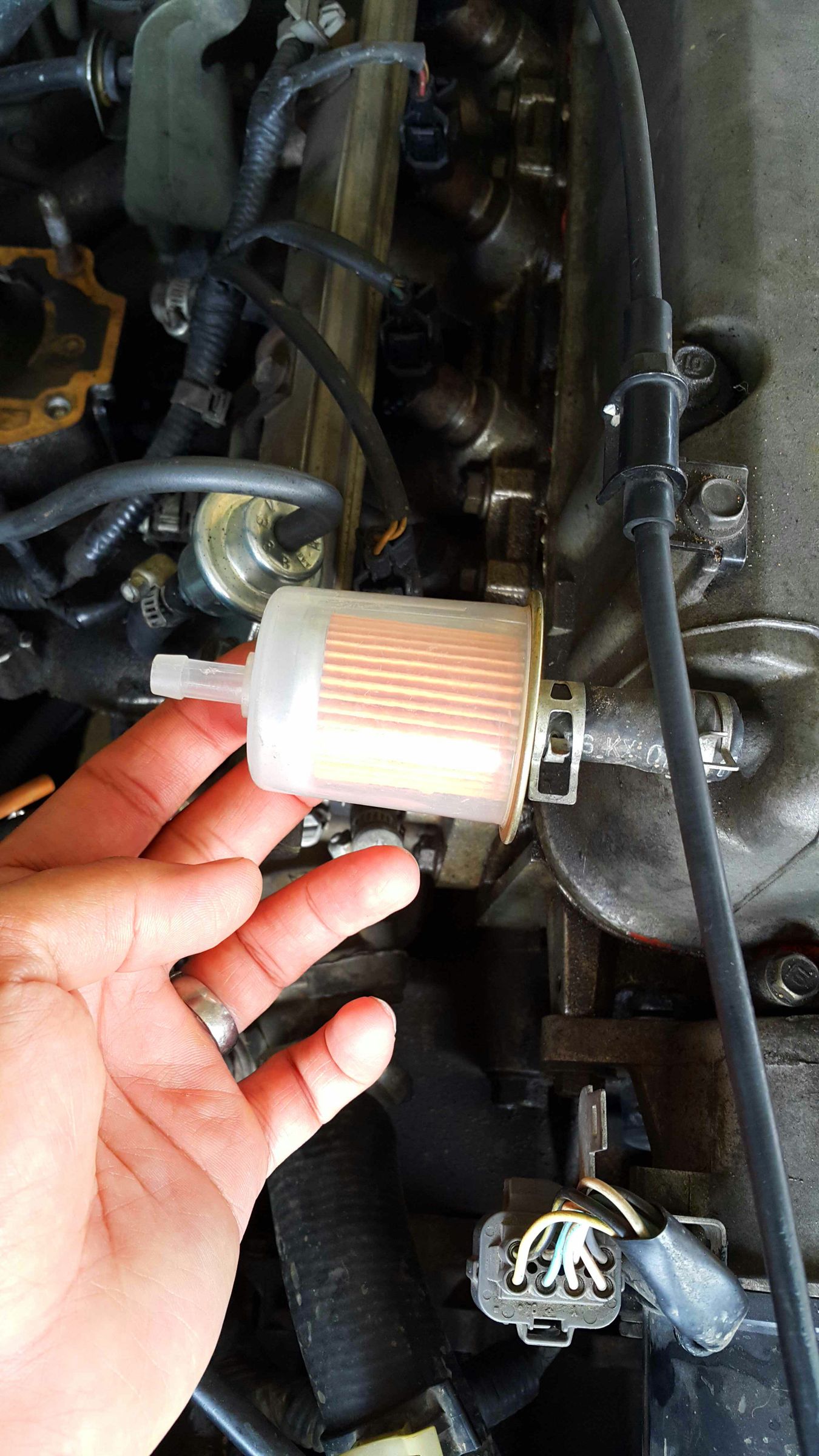 Engine Crankcase Breather Filter (Honda Civic 1999 D16Y7). Instructables