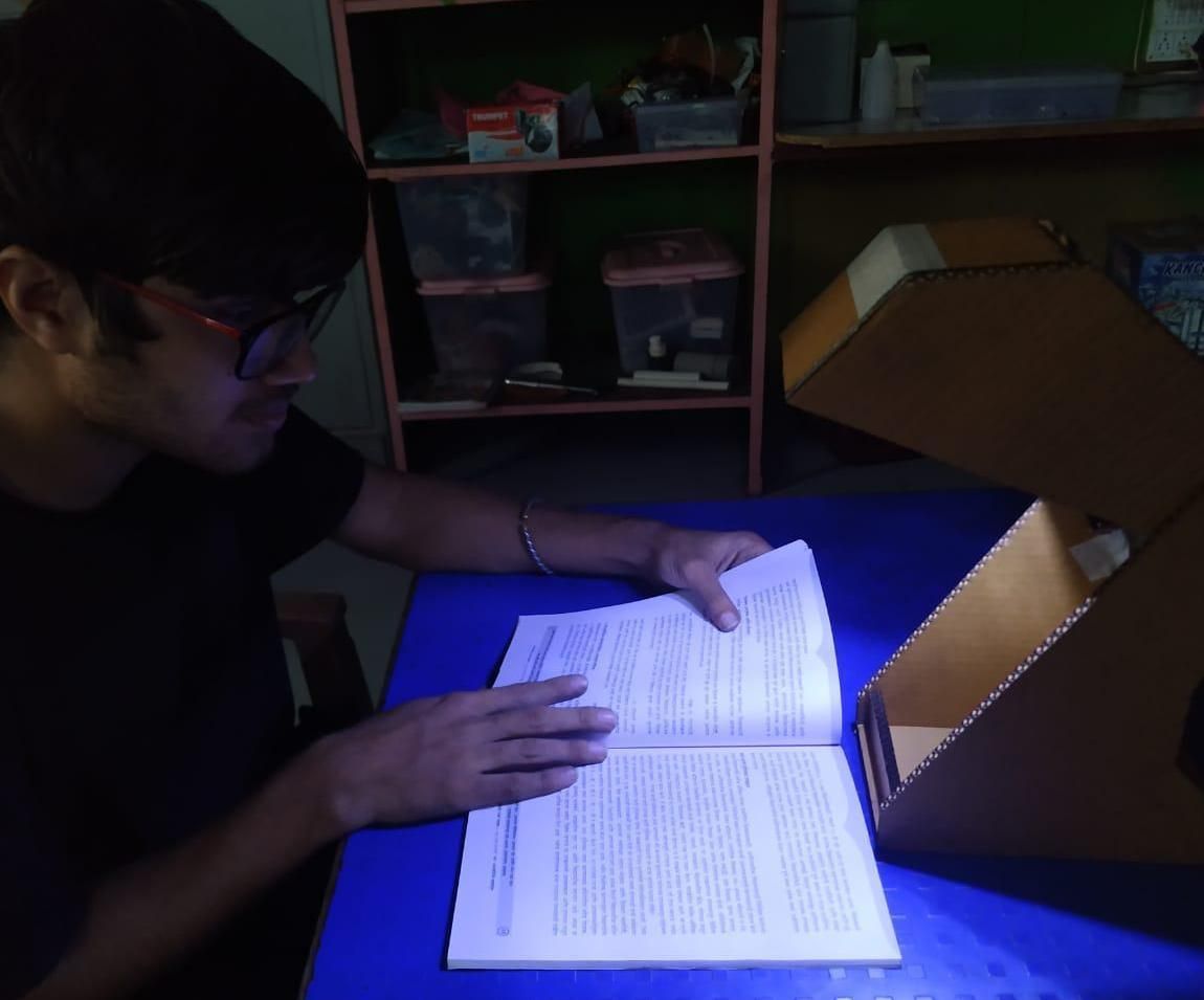 Cardbroad Study Lamp