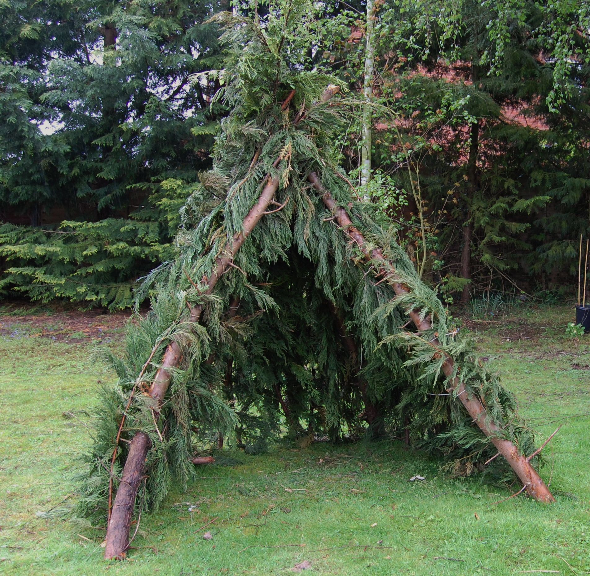 Easy Tipi Style Shelter/hide